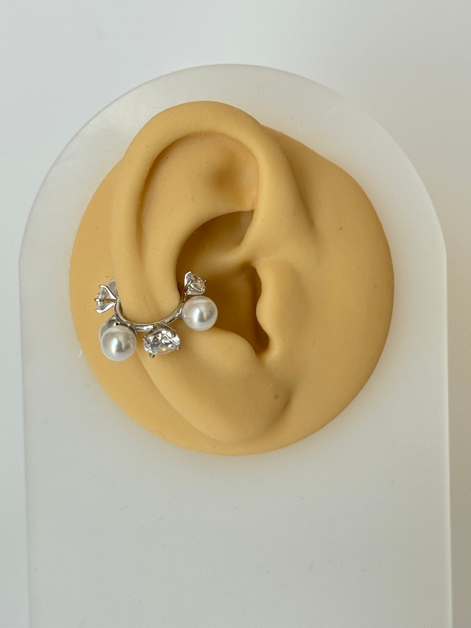 TULA İNCİ DETAYLI SİLVER KIKIRDAK KÜPE EARCUFF