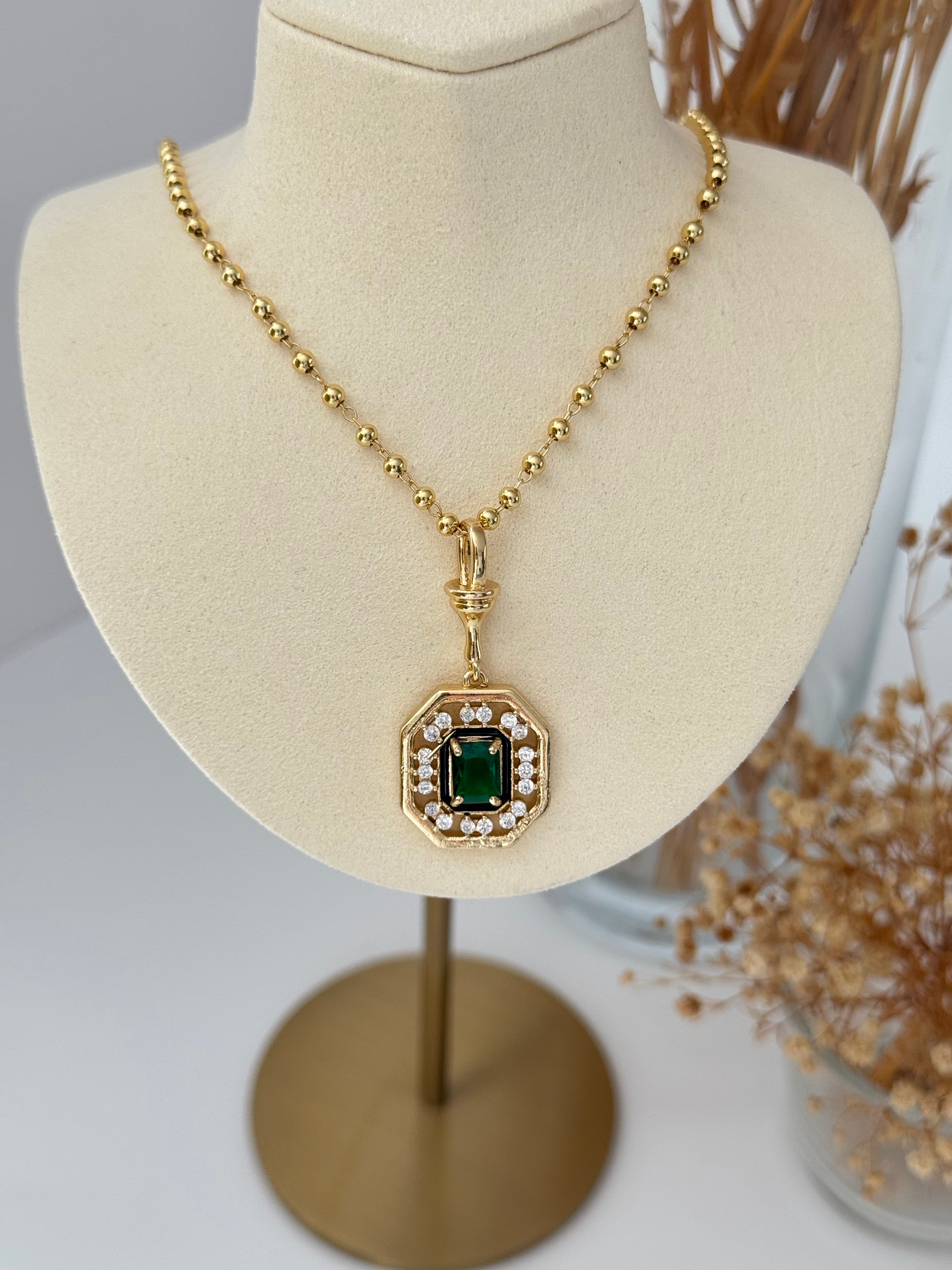 İTHAL YEŞİL BAGET TAŞLI SERENAY LEYLA GOLD KOLYE