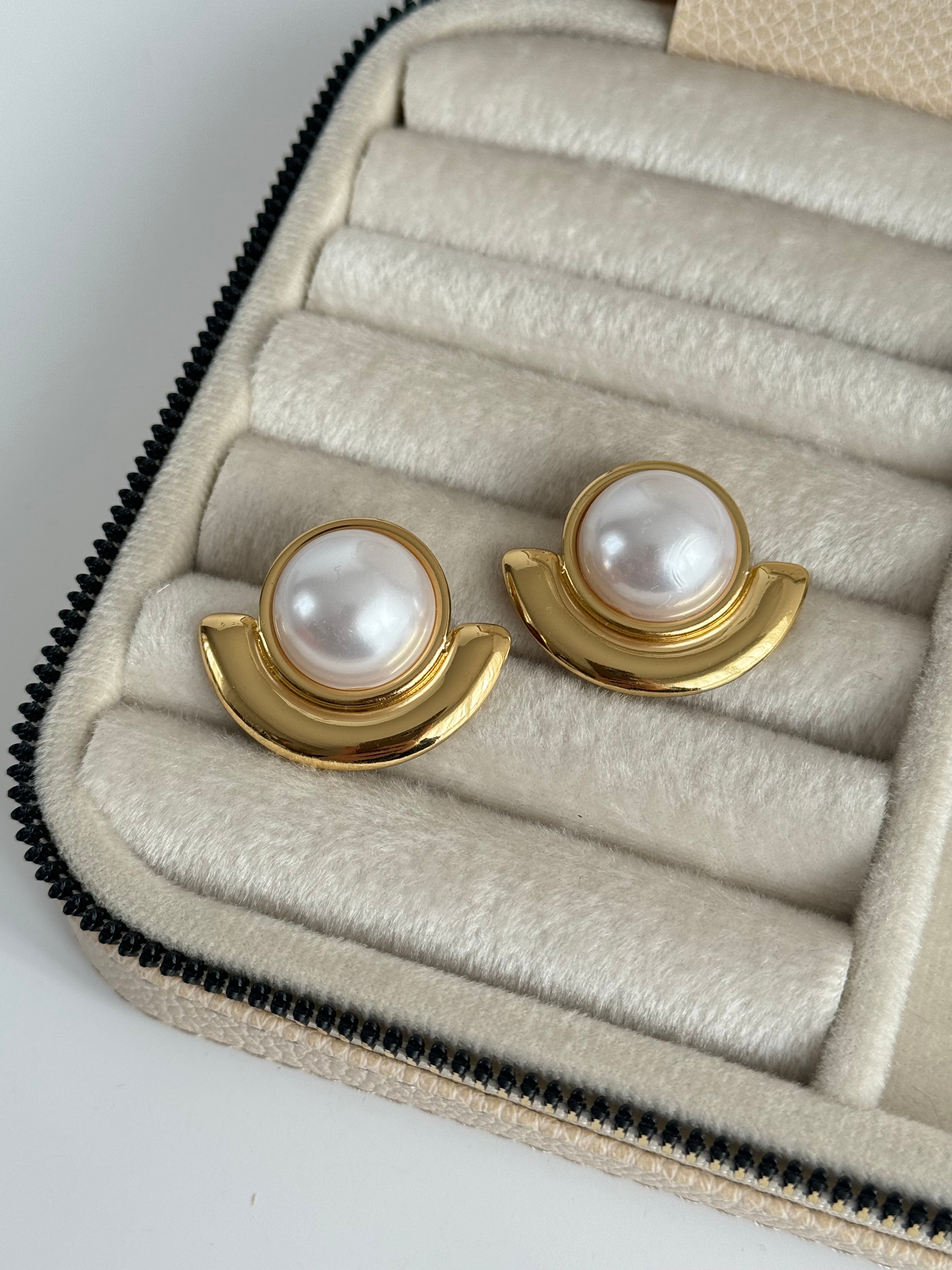 İTHAL İNCİ DETAYLI GOLD KÜPE