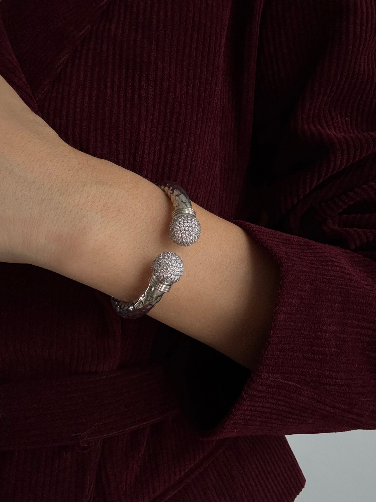 FİRAZ ALTIN KAPLAMA TAŞLI AYARLANABİLİR SİLVER KELEPÇE BİLEKLİK