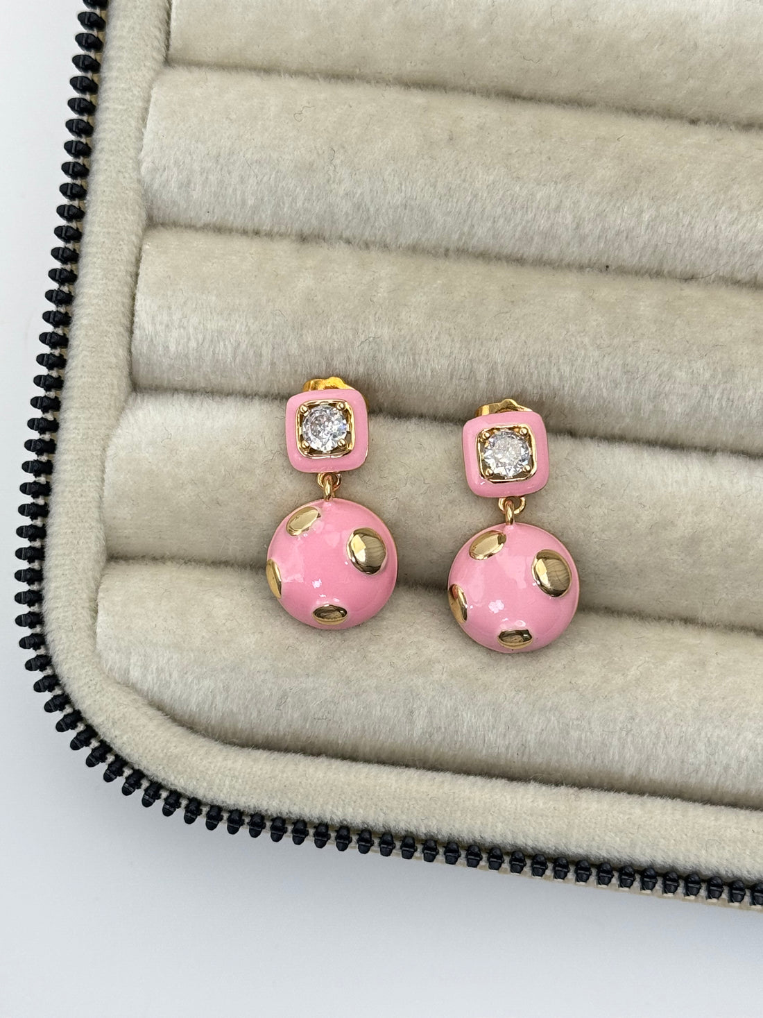 PEMBE MİNELİ KÜPE