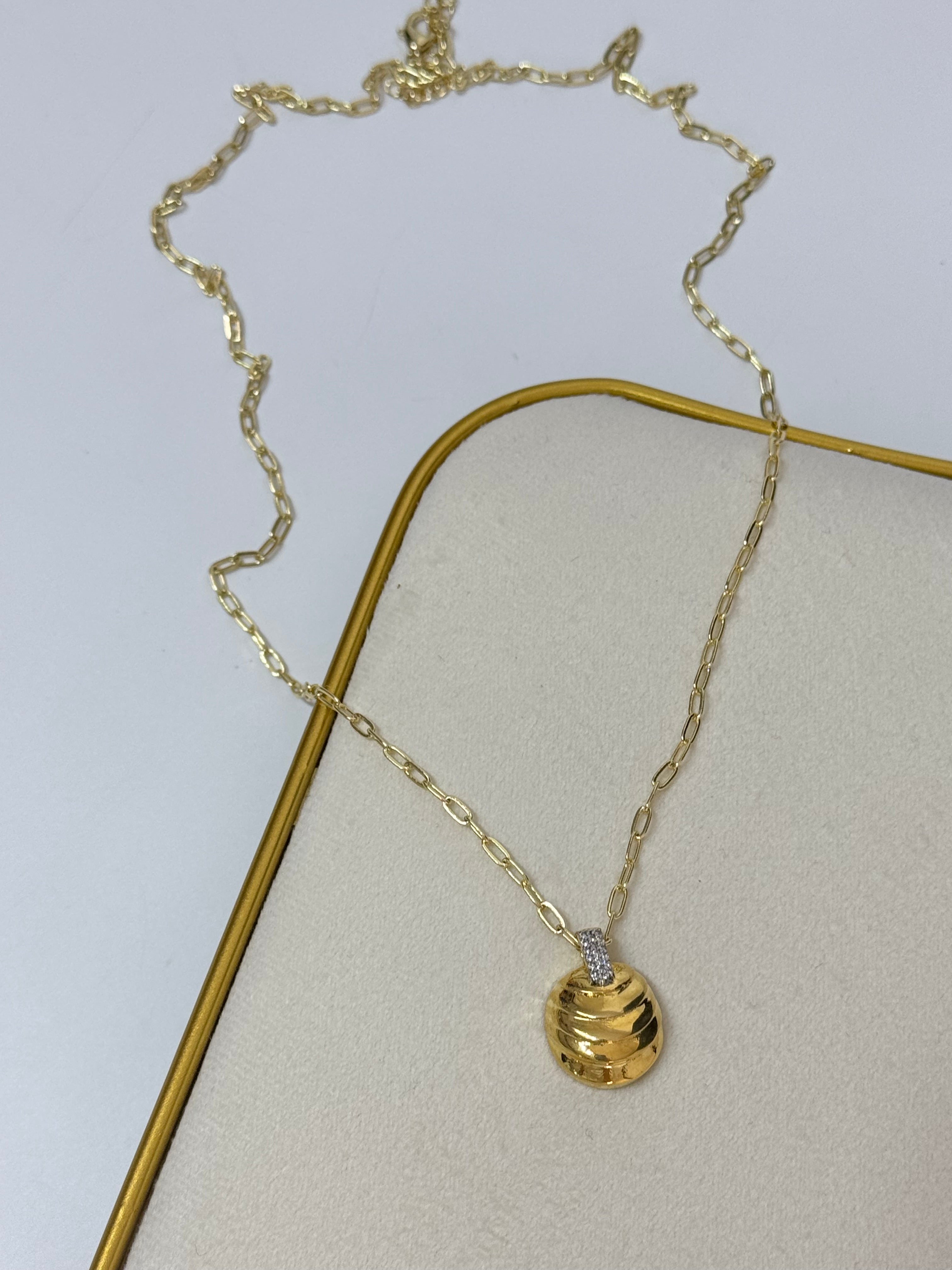 İTHAL DENİZ KABUĞU DETAYLI UZUN GOLD KOLYE