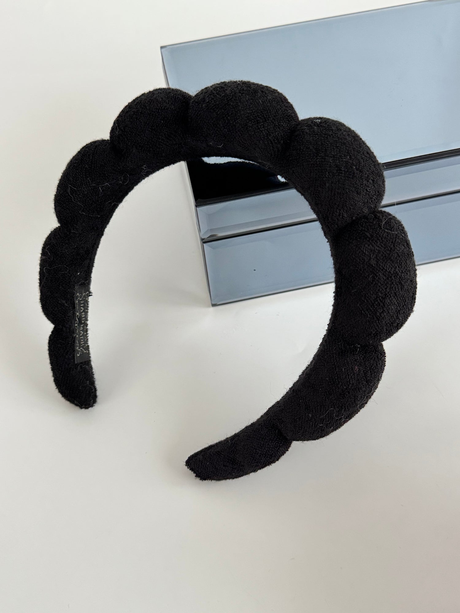 İTHAL SİYAH BURGULU HAVLU KUMAŞ TAÇ