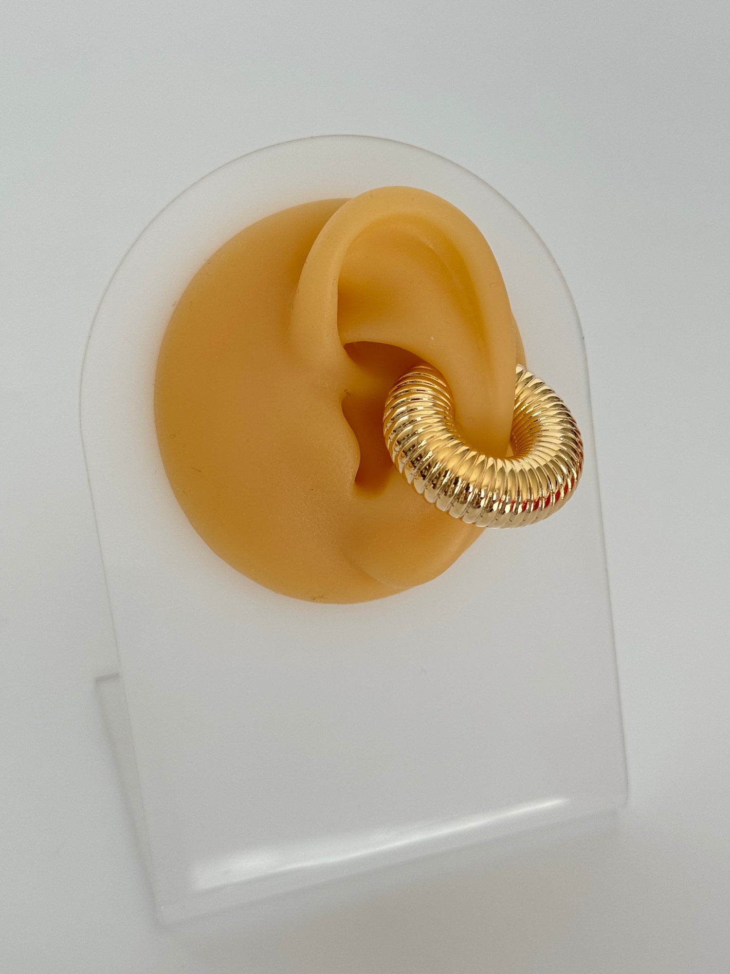 İTHAL XL DETAYLI BALON HALKA GOLD KIKIRDAK KÜPE EARCUFF