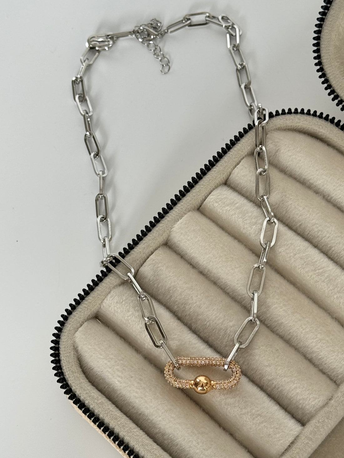 İTHAL DETAYLI ZİNCİR MODEL SİLVER KOLYE