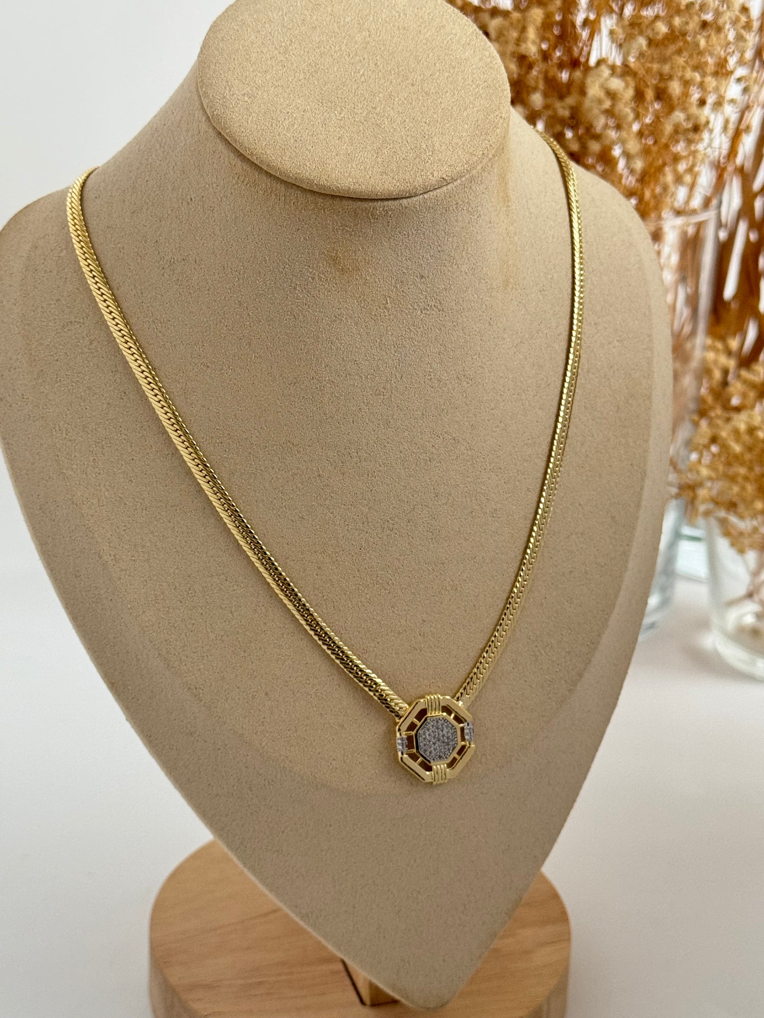 İTHAL TAŞ DETAYLI HASIRLI GOLD KOLYE