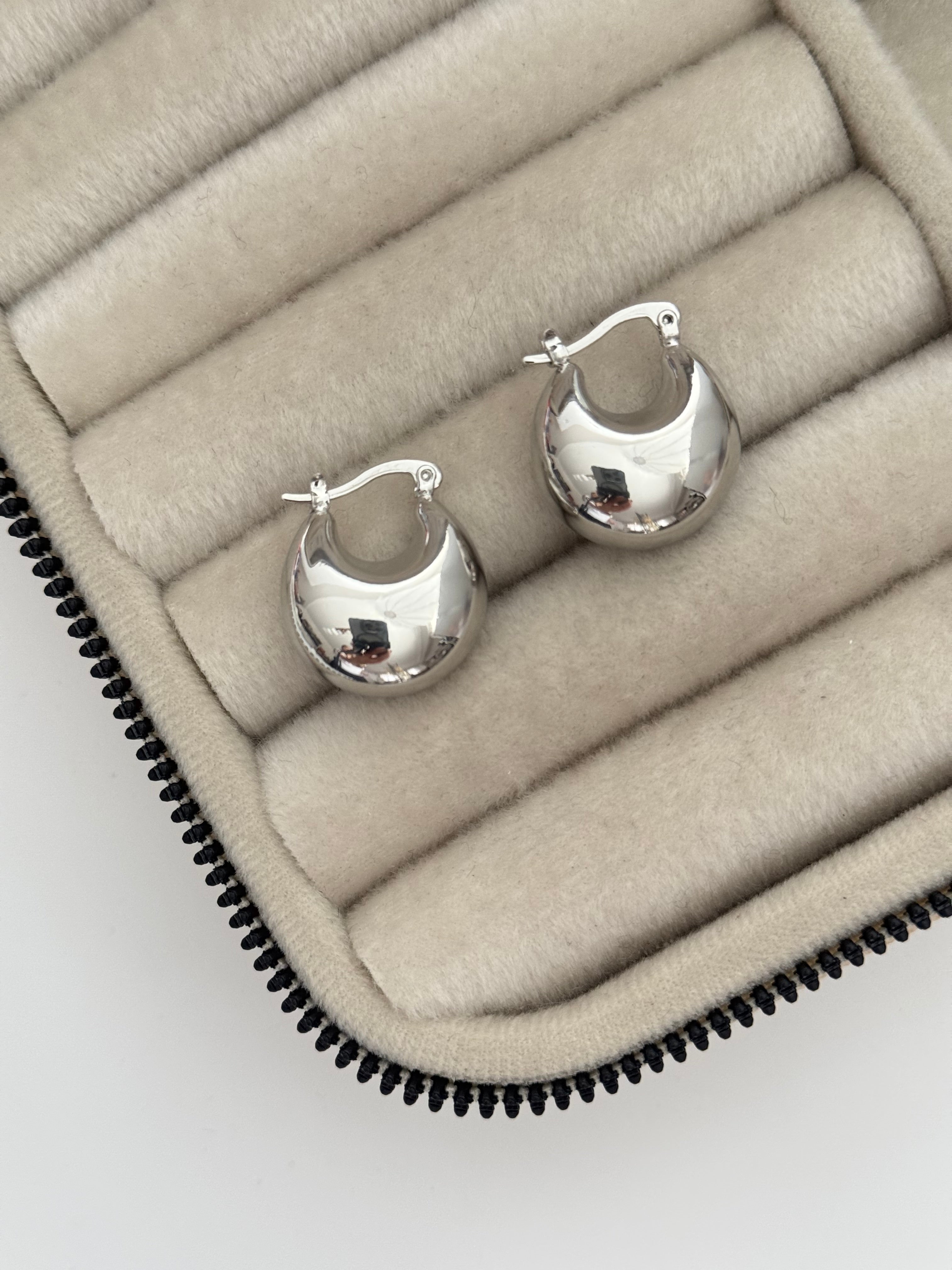 İTHAL BALON BOMBELİ ORTA SİLVER HALKA KÜPE