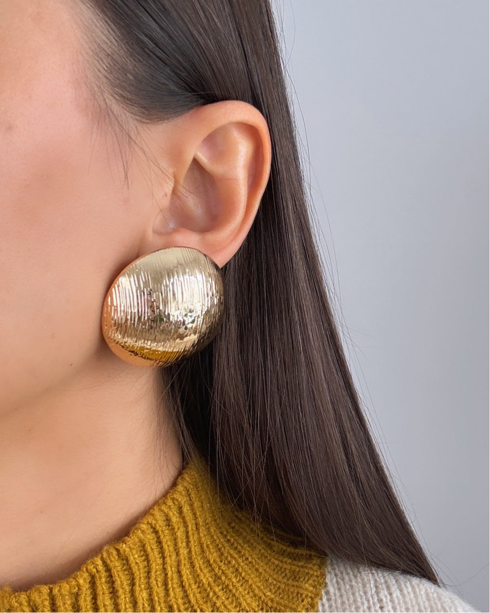 İTHAL BOMBELİ OVAL FORM GOLD KÜPE