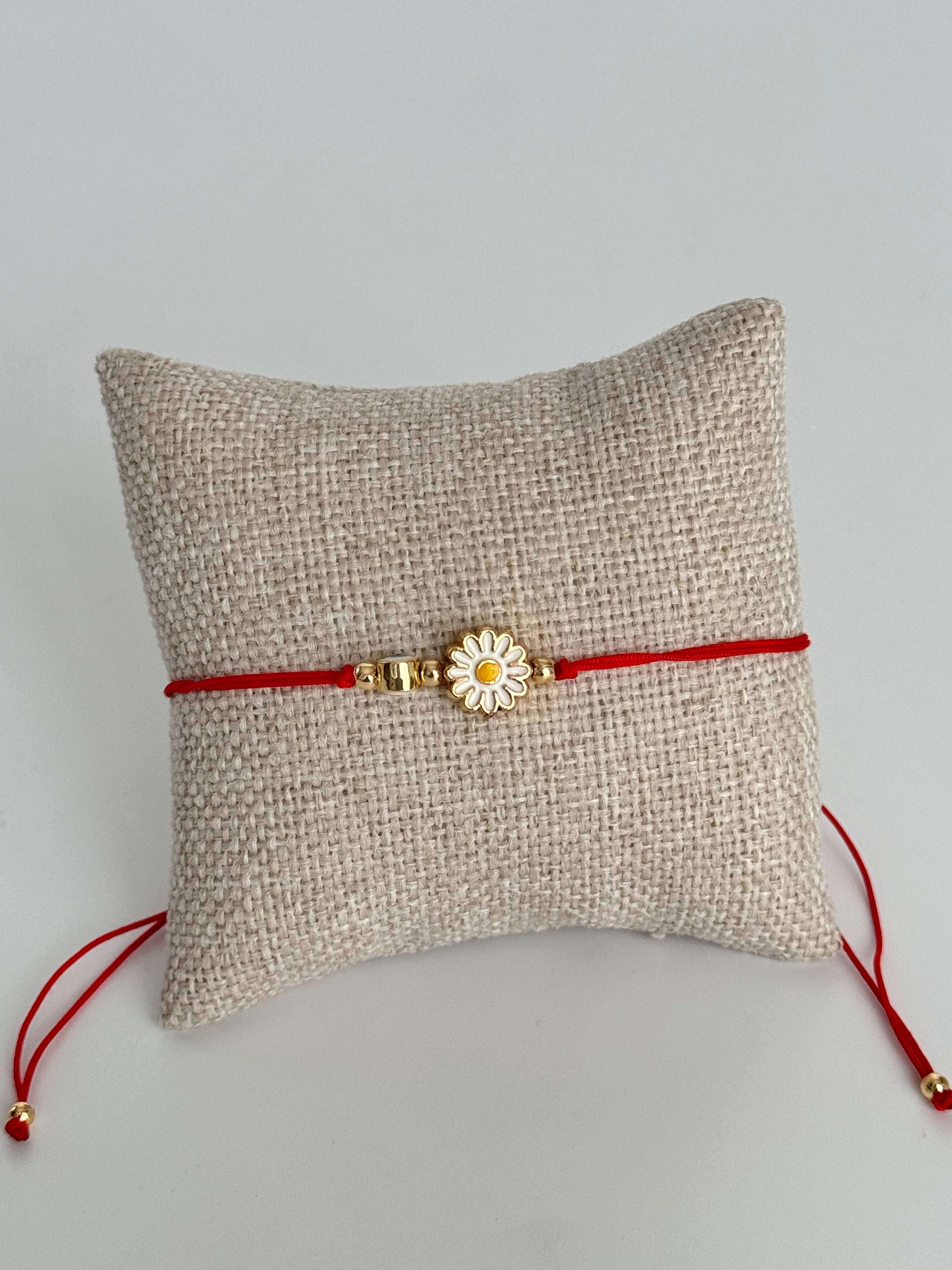 İTHAL PAPATYA DETAYLI KIRMIZI İPLİ HALHAL BİLEKLİK