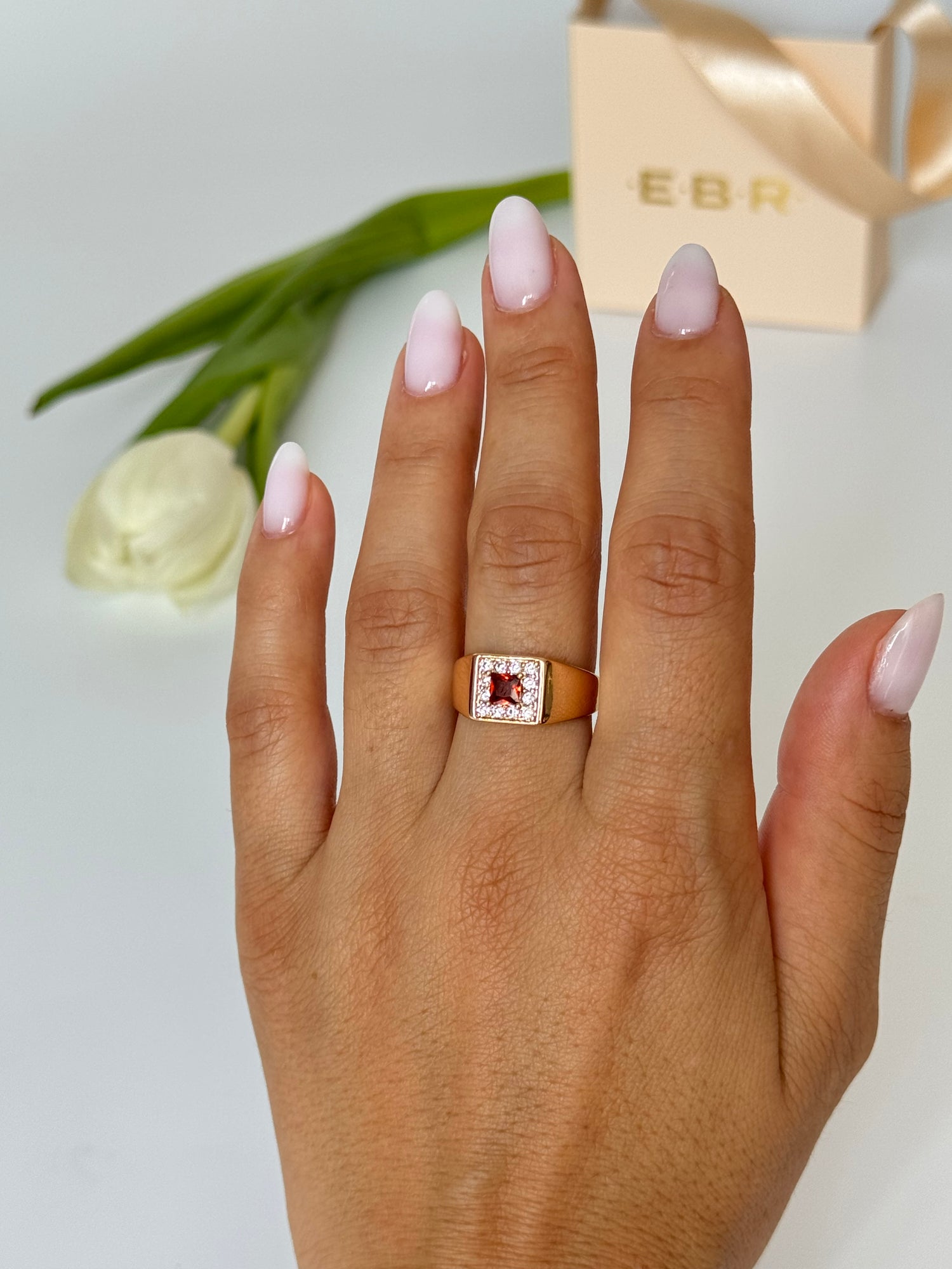 İTHAL KIRMIZI TAŞLI GOLD AYARLANABİLİR YÜZÜK