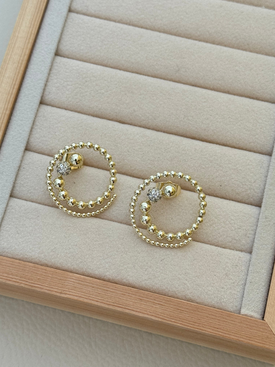 ZALA BONCUK HALKA DETAYLI GOLD KÜPE