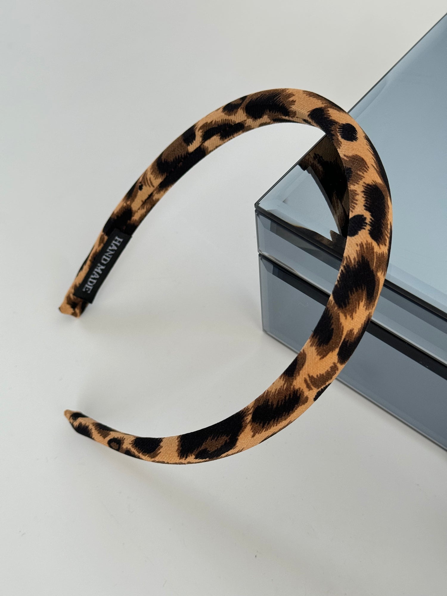 İTHAL LEOPARLI İNCE TAÇ