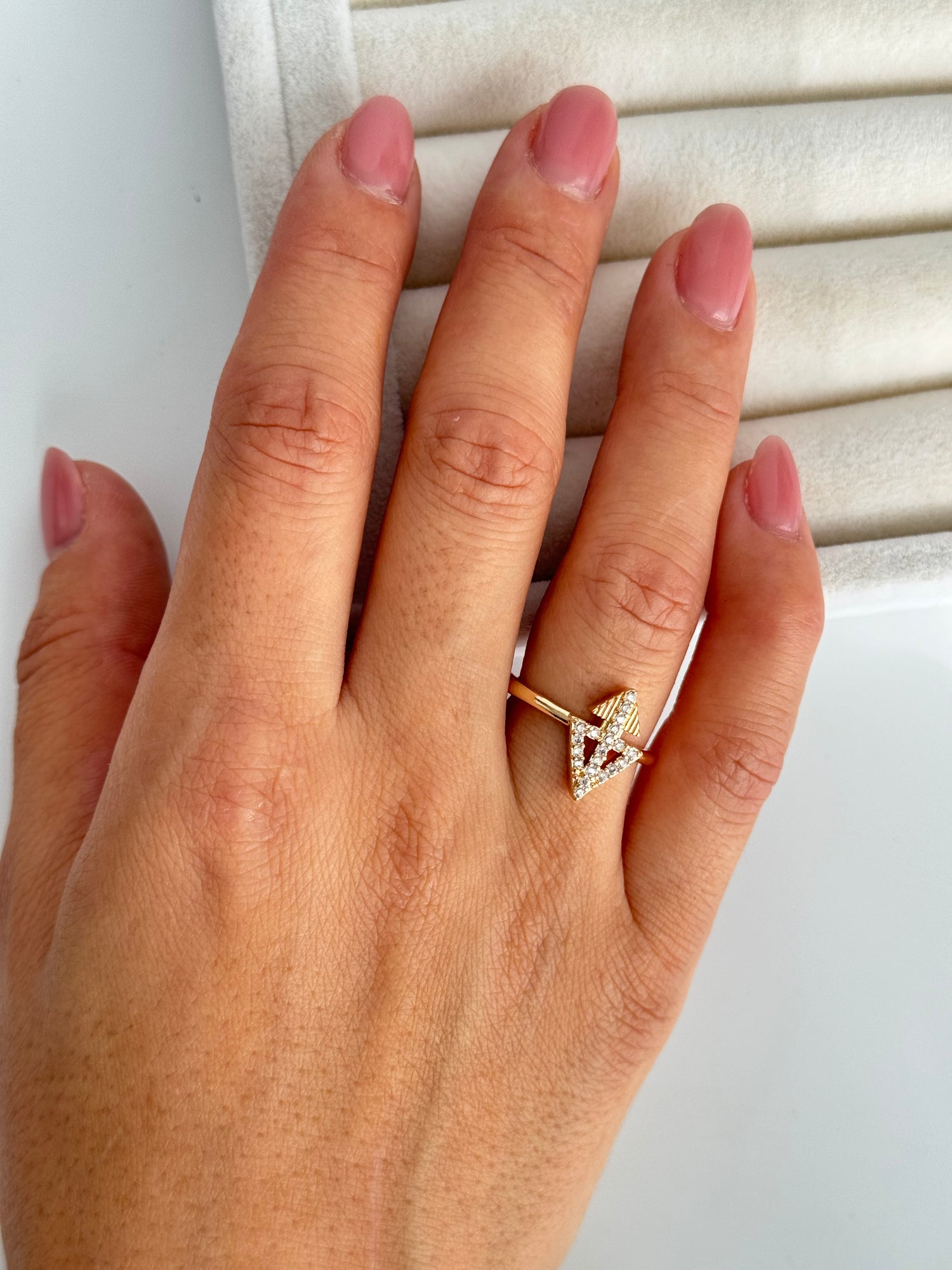 İTHAL ÜÇGEN DETAYLI AYARLANABİLİR GOLD YÜZÜK