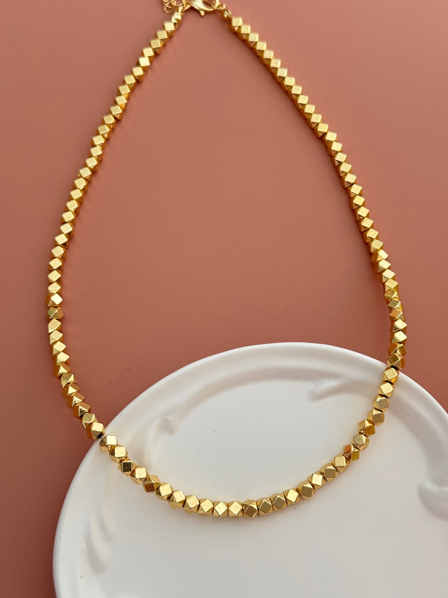 İTHAL KÜP DETAYLI GOLD KOLYE