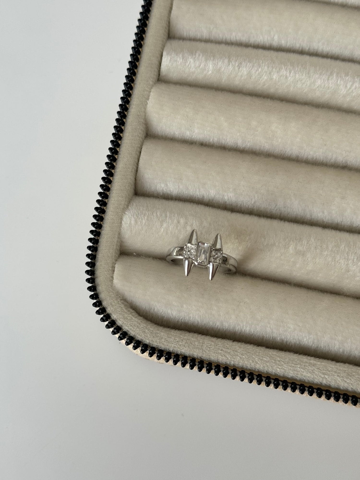 İTHAL TAŞLI SİLVER AYARLANABİLİR YÜZÜK