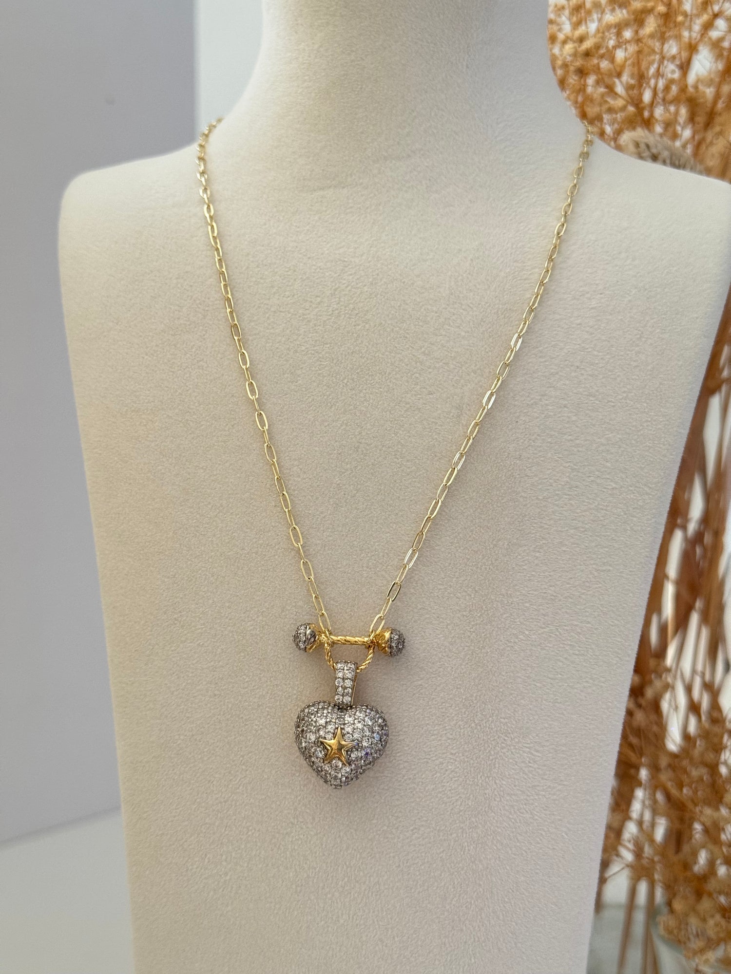 İTHAL TAŞLI KALP DETAYLI GOLD KOLYE