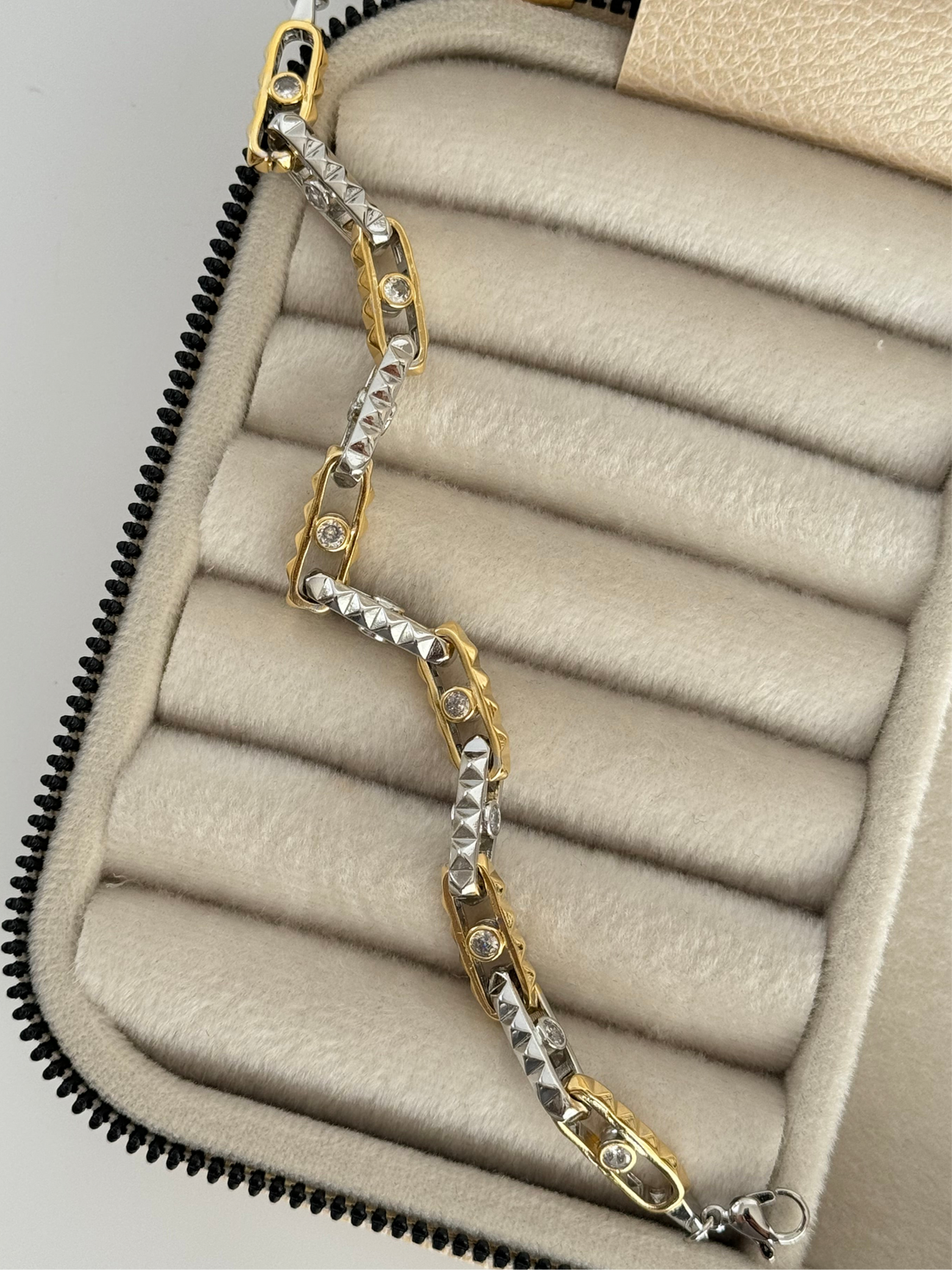 İTHAL TAŞ DETAYLI ÇİFT RENK ZİNCİR BİLEKLİK