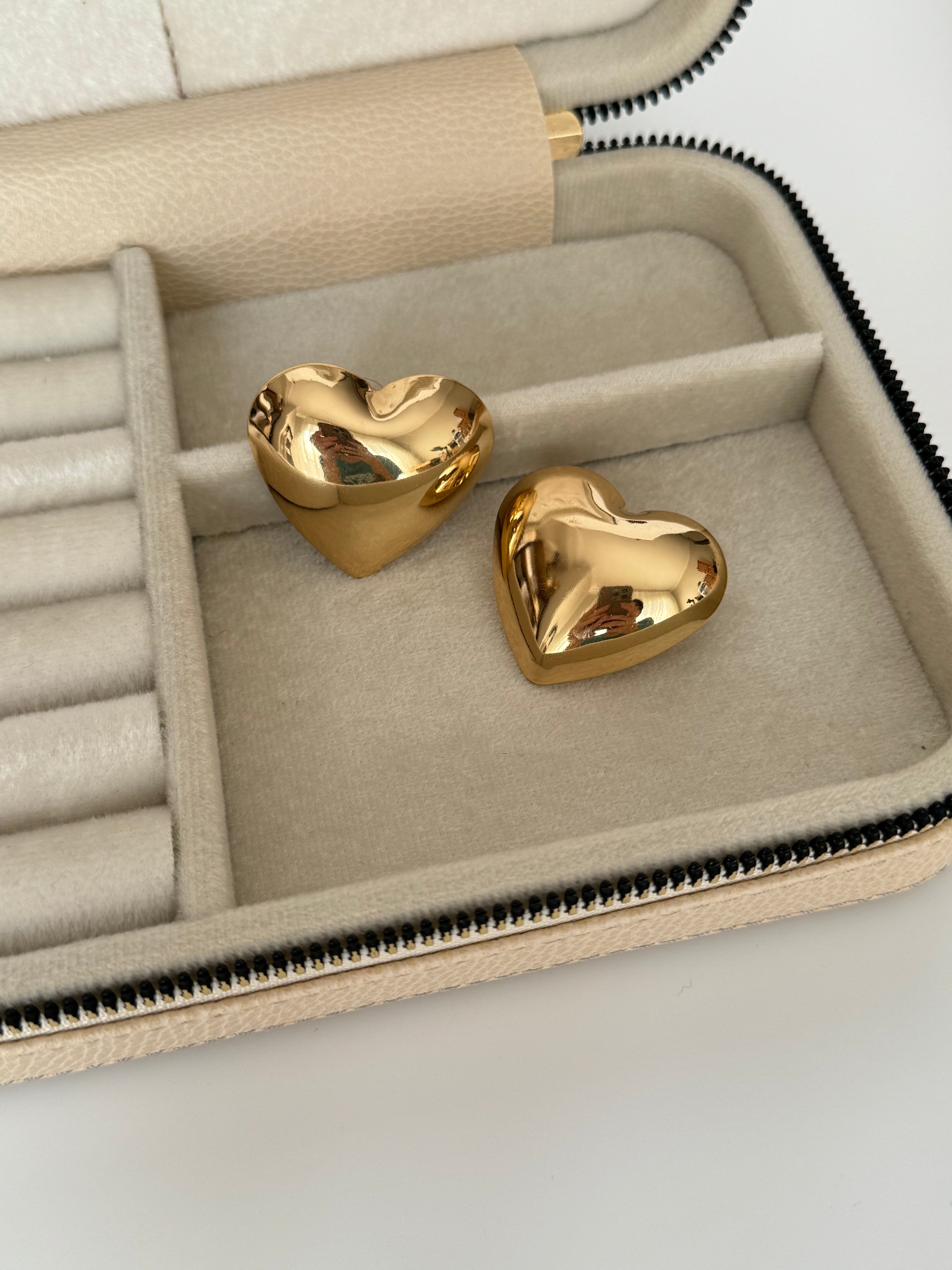 İTHAL KALP DETAYLI GOLD KÜPE