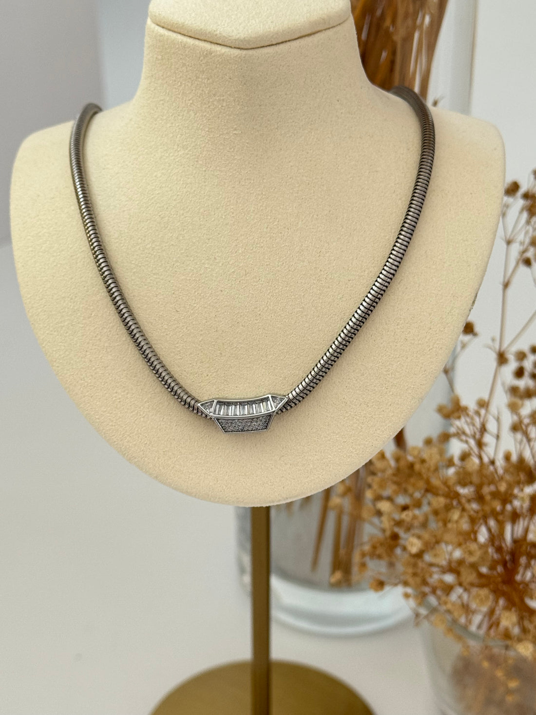 İTHAL TAŞ DETAYLI SİLVER KOLYE