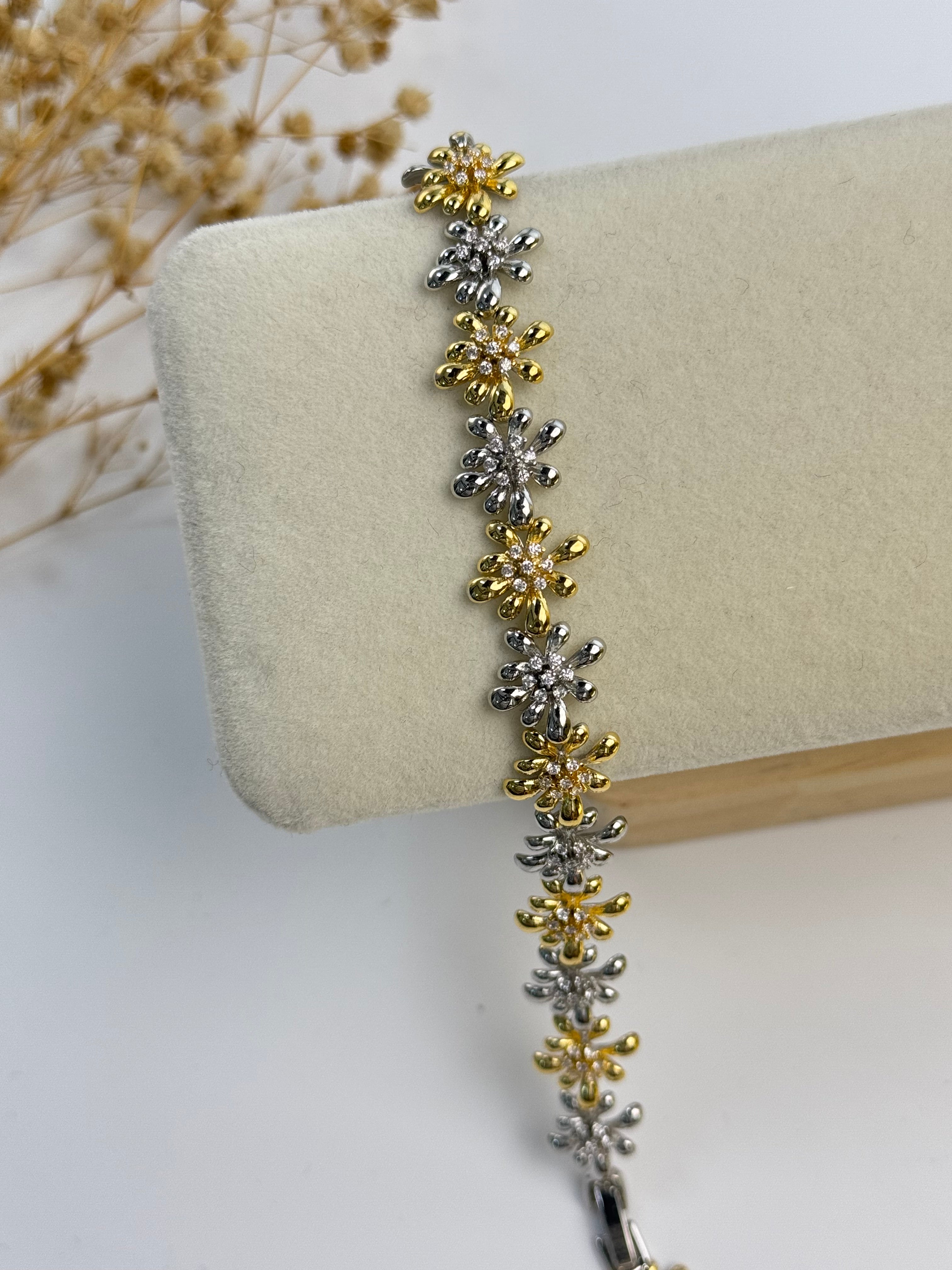 İTHAL ÇİÇEK DETAYLI ÇİFT RENK BİLEKLİK