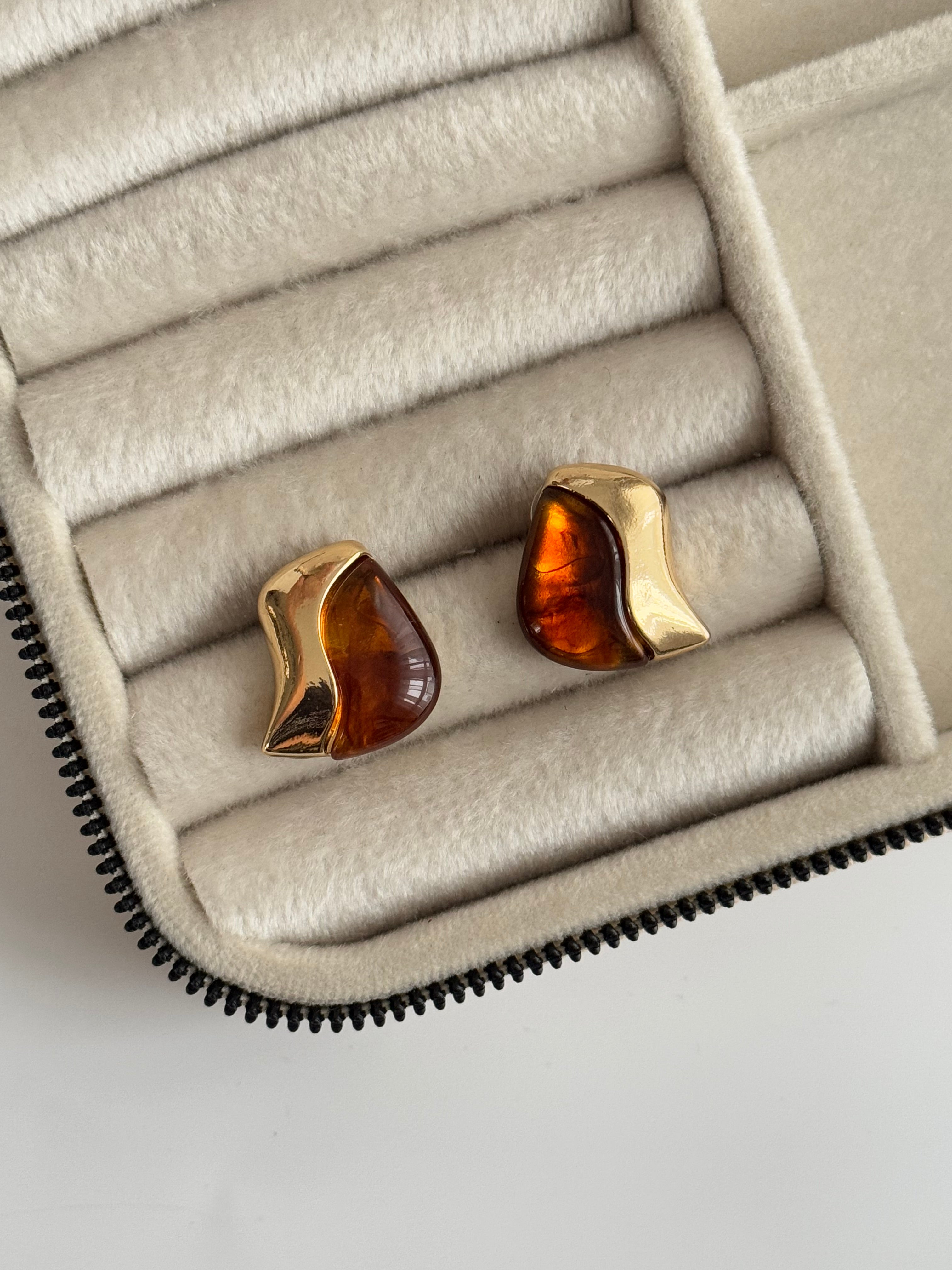 İTHAL KAHVERENGİ TAŞLI GOLD KÜPE