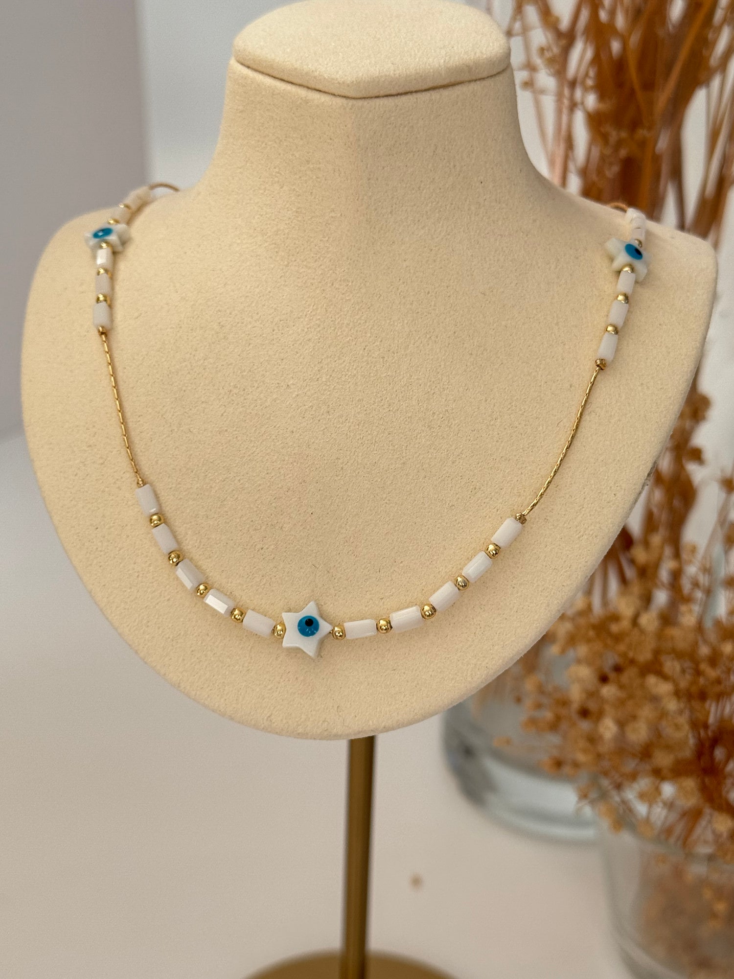 AERİ BEYAZ KRİSTAL CAMLI YILDIZ DETAYLI ALTIN KAPLAMA KOLYE