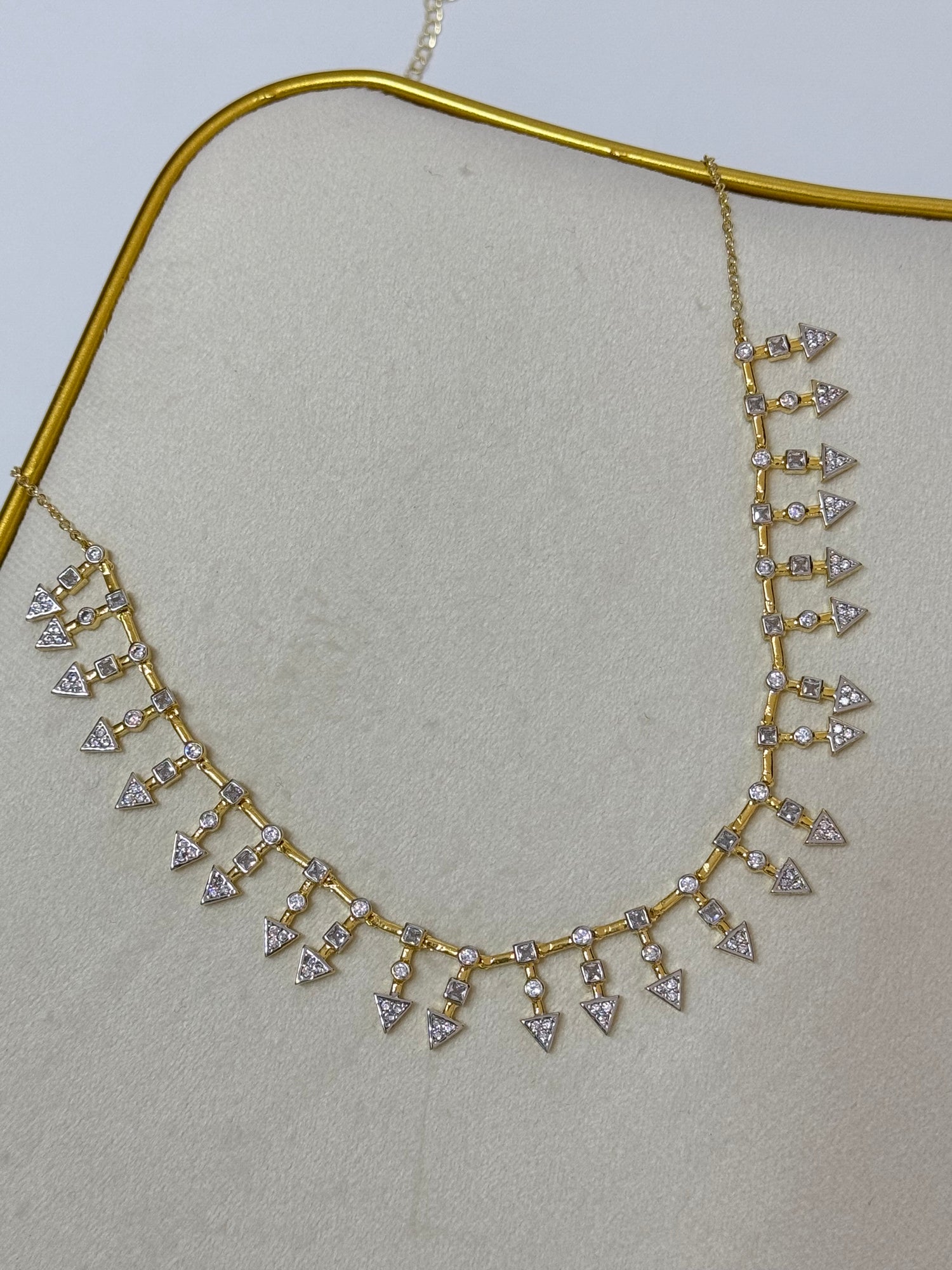 İTHAL OK DETAYLI GOLD KOLYE