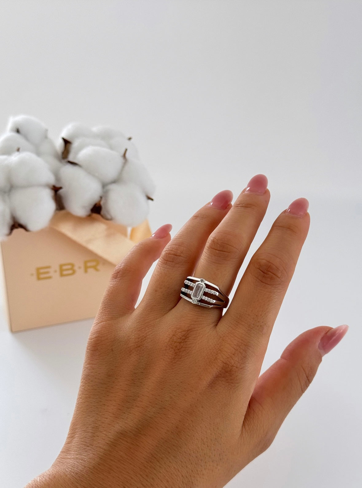 İTHAL BEYAZ TAŞLI SİLVER AYARLANABİLİR YÜZÜK