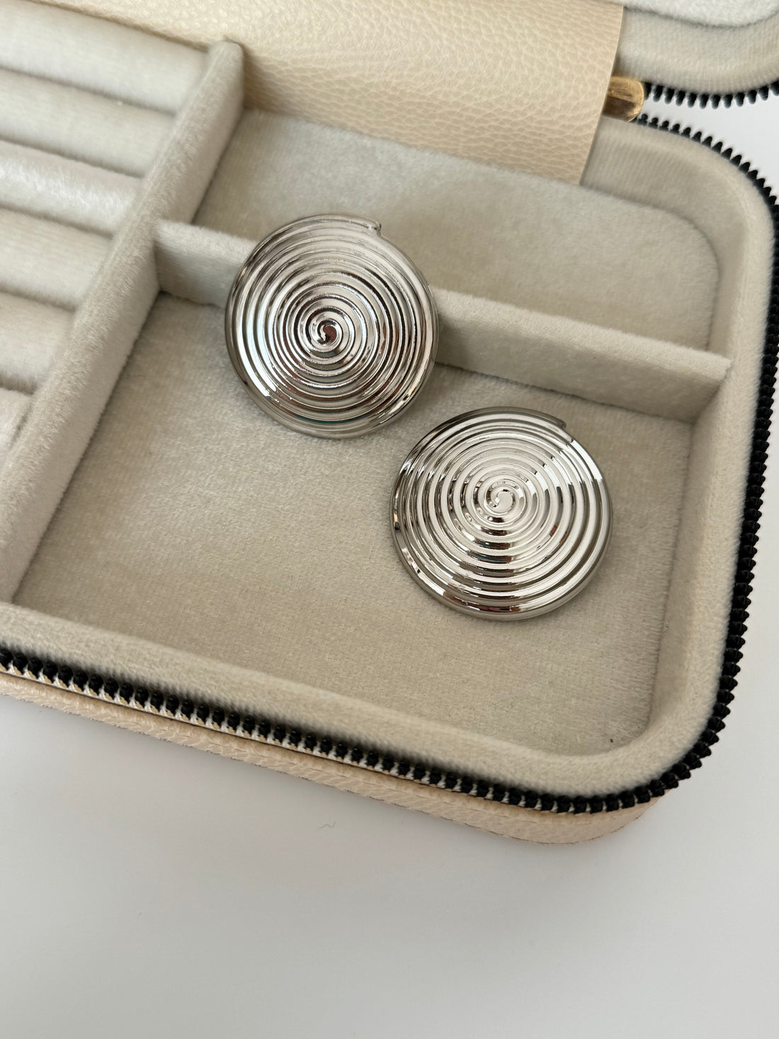 İTHAL KALKAN MODEL SİLVER KÜPE