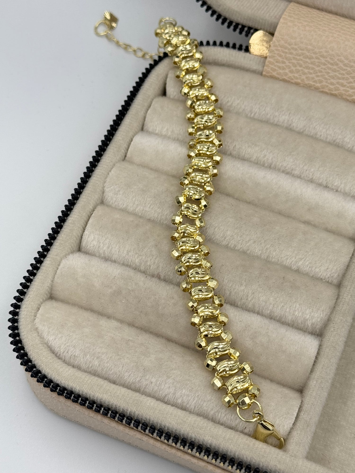 İTHAL DORİKA DETAYLI GOLD BİLEKLİK