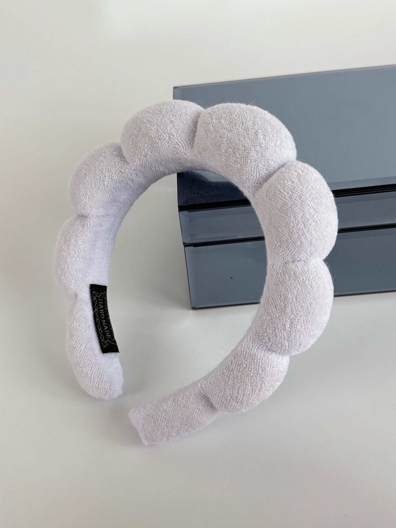 İTHAL BEYAZ BURGULU HAVLU KUMAŞ TAÇ