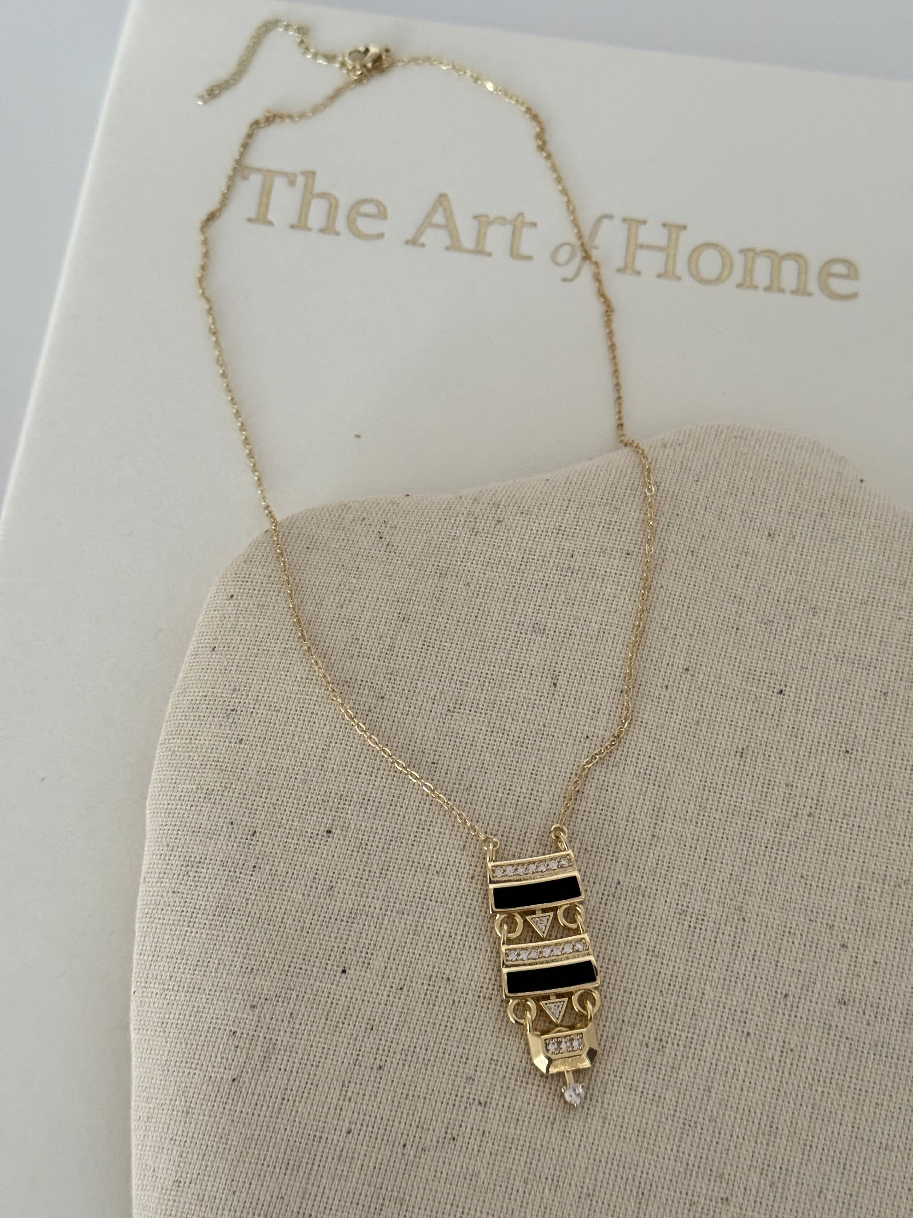 ELAN ANTİK DETAYLI SİYAH MİNE GOLD KOLYE