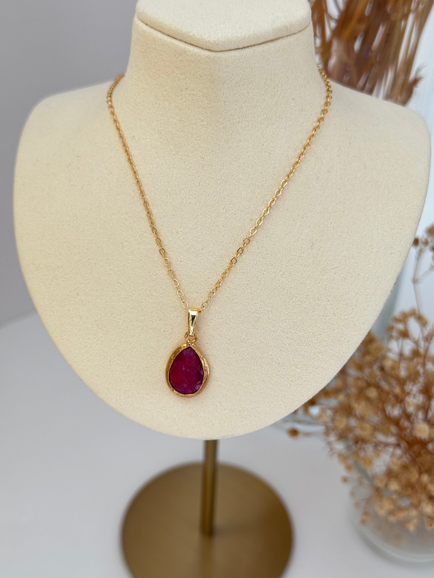 PEMBE DOĞAL TAŞLI ALTIN KAPLAMA KOLYE