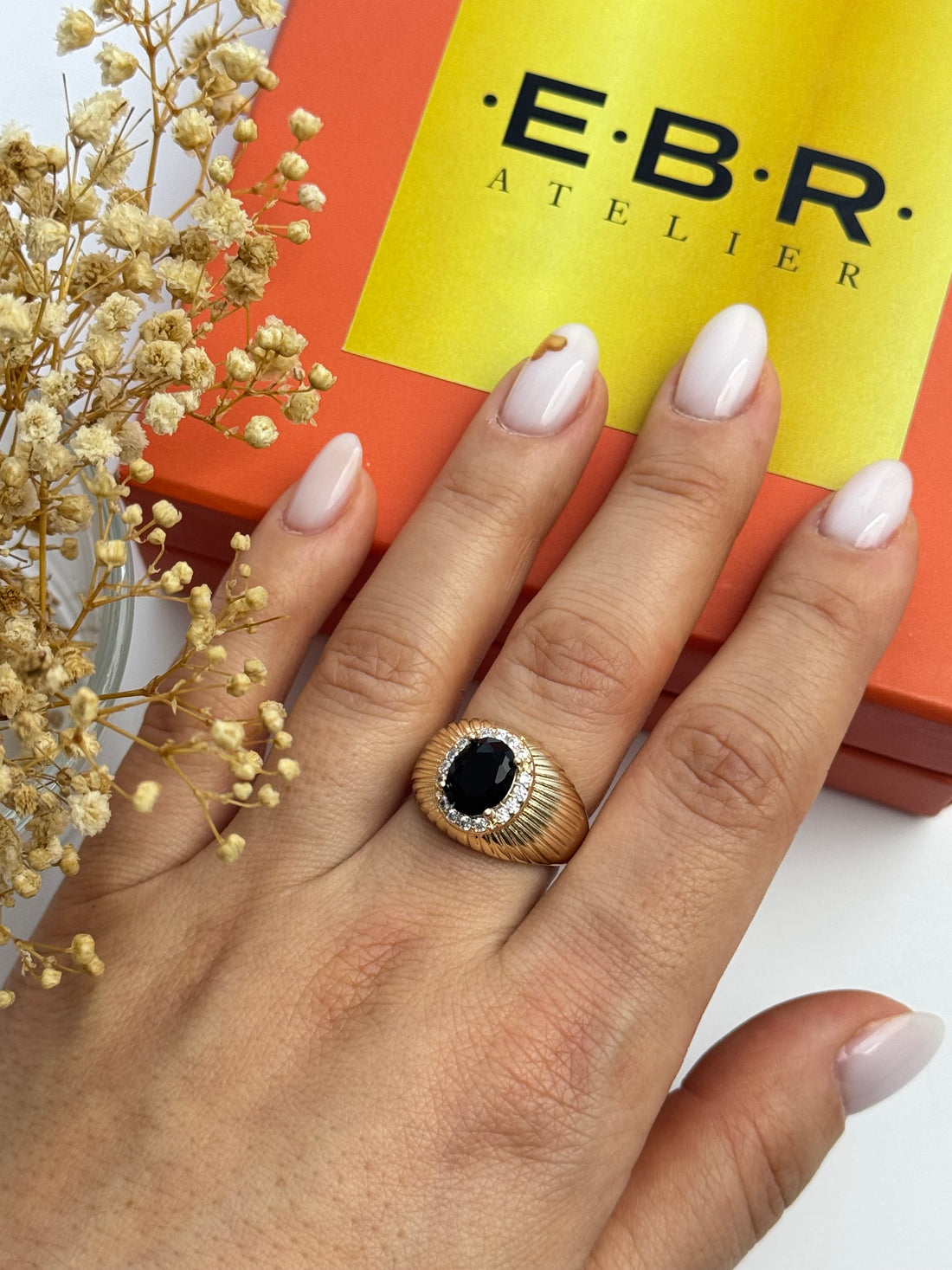 İTHAL SİYAH TAŞ DETAYLI GOLD AYARLANABİLİR YÜZÜK