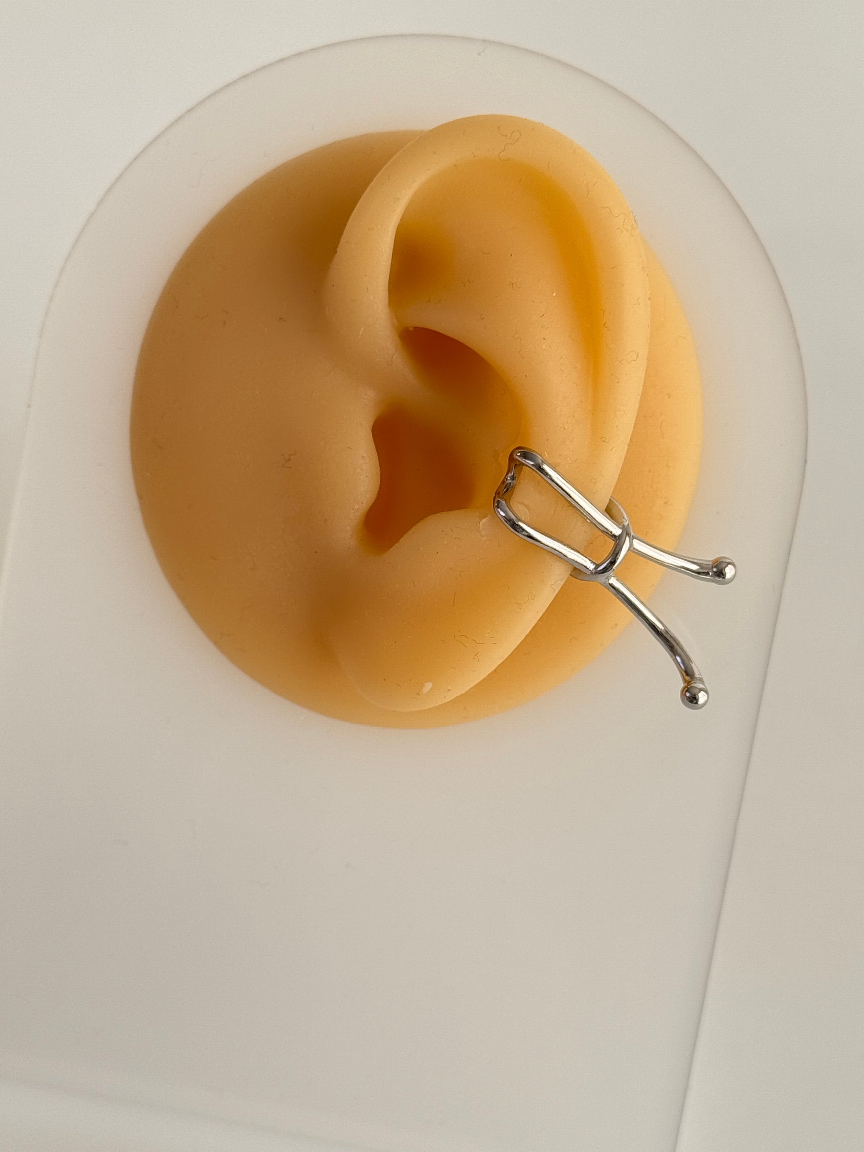 İTHAL DETAYLI SİLVER KIKIRDAK KÜPE EARCUFF