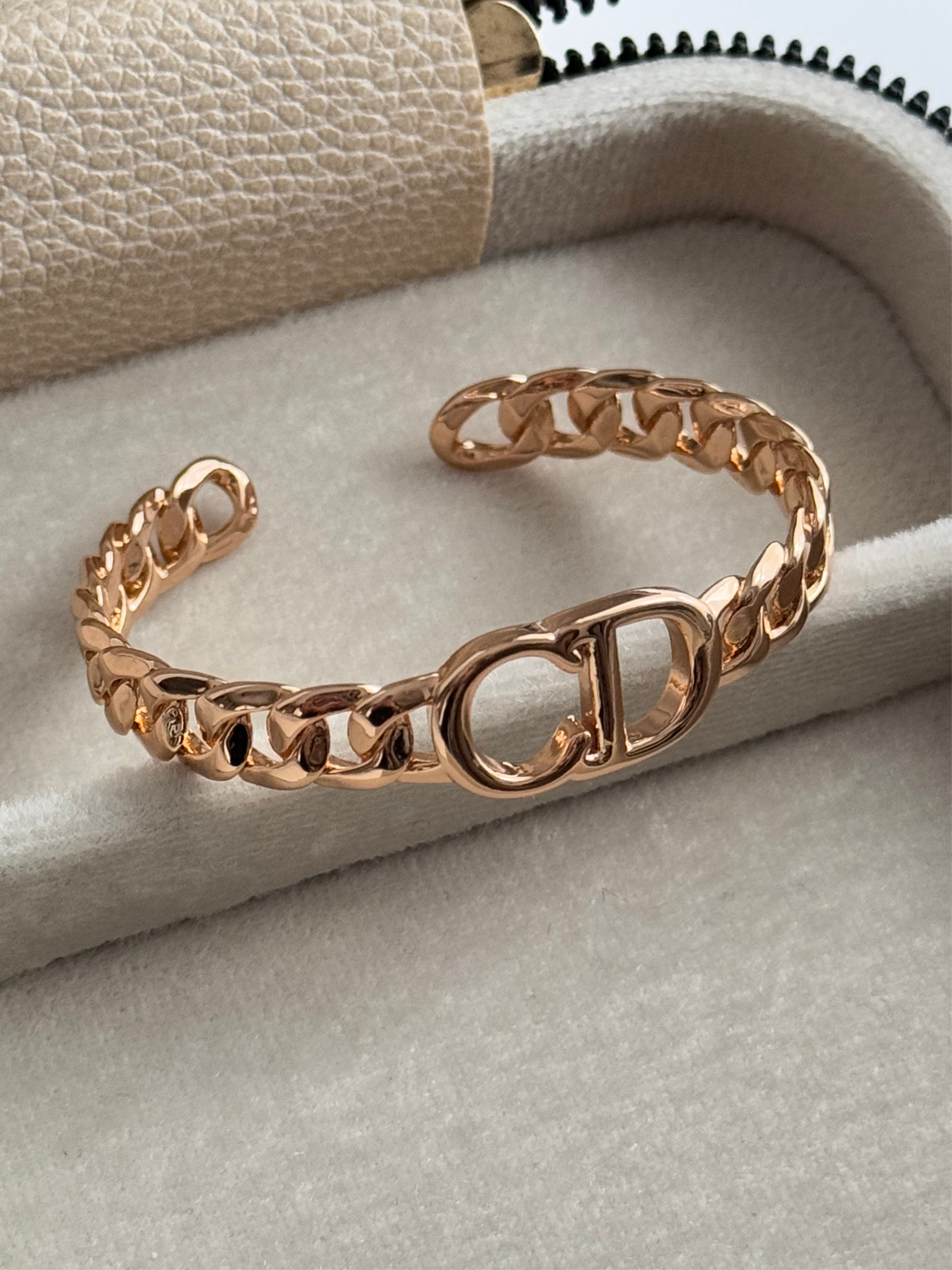 İTHAL MARKA MODEL ROSE AYARLANABİLİR KELEPÇE BİLEZİK