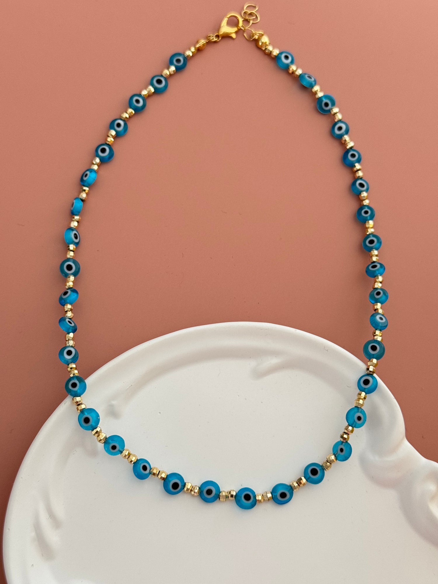 AURİ MAVİ NAZAR BONCUKLU ALTIN KAPLAMA DETAYLI KOLYE