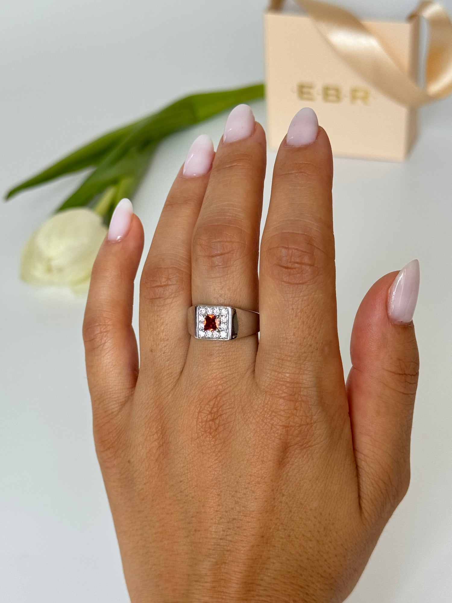 İTHAL KIRMIZI TAŞLI SİLVER AYARLANABİLİR YÜZÜK