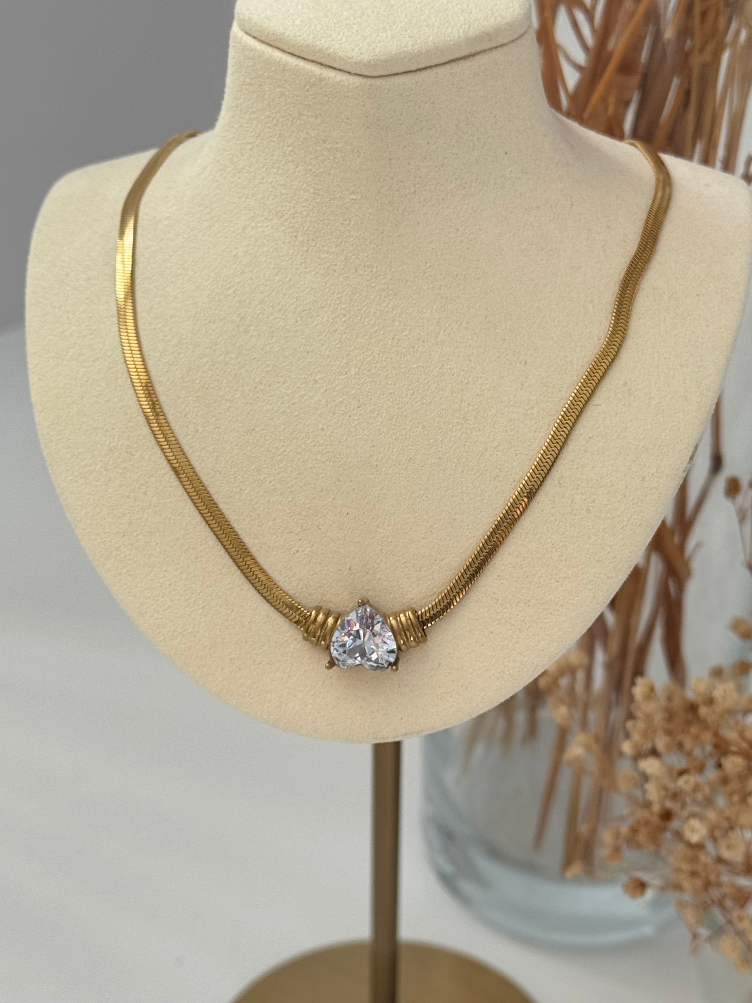 TERS KALP DETAYLI GOLD ÇELİK KOLYE