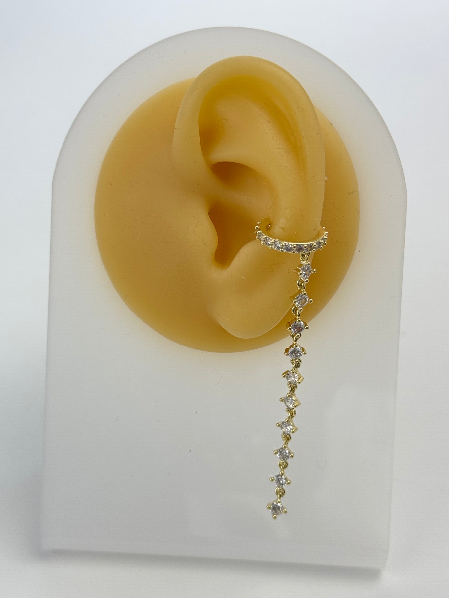İTHAL TAŞ DETAYLI GOLD KIKIRDAK KÜPE EARCUFF