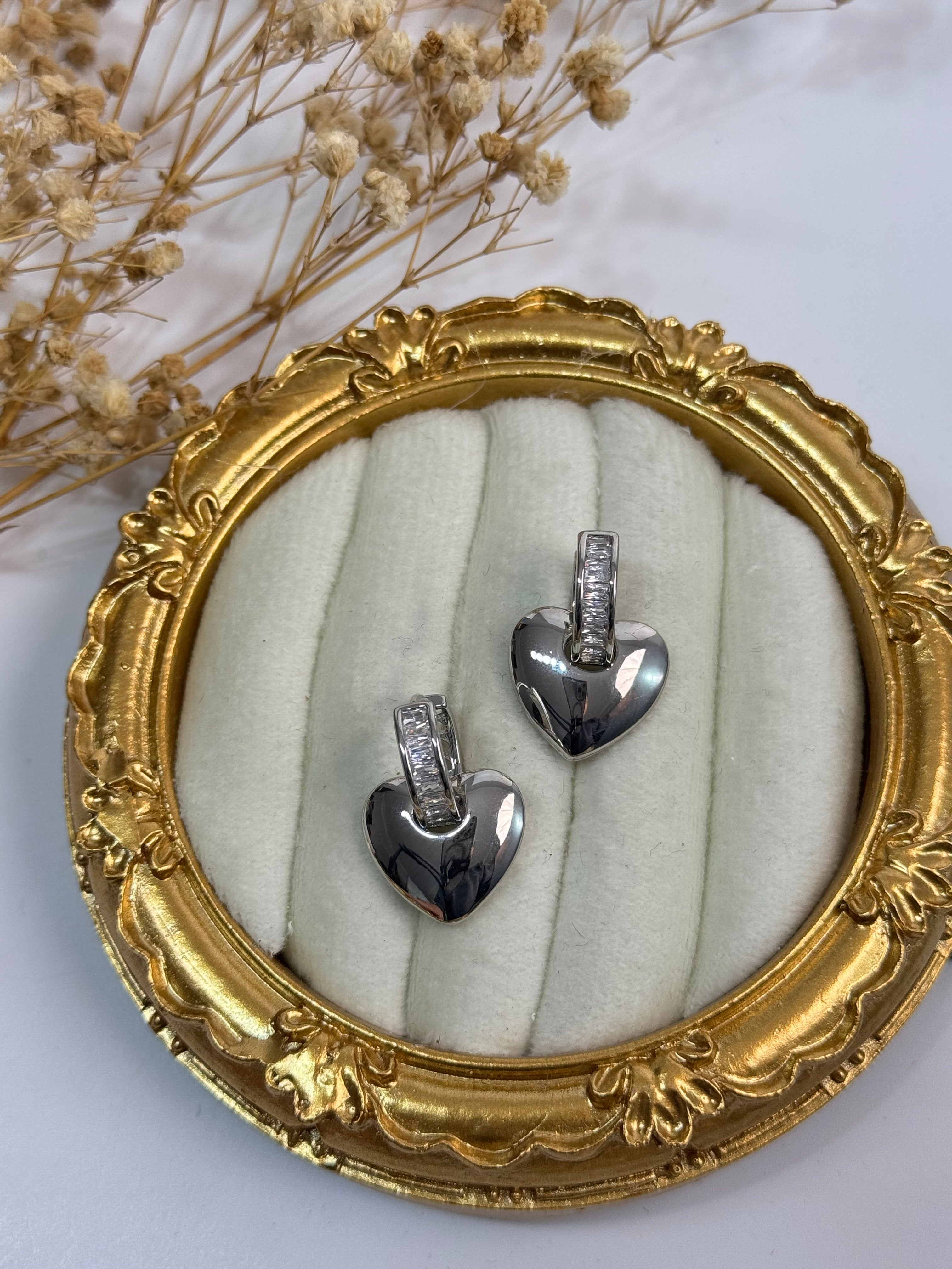 İTHAL KALP DETAYLI SİLVER KÜPE