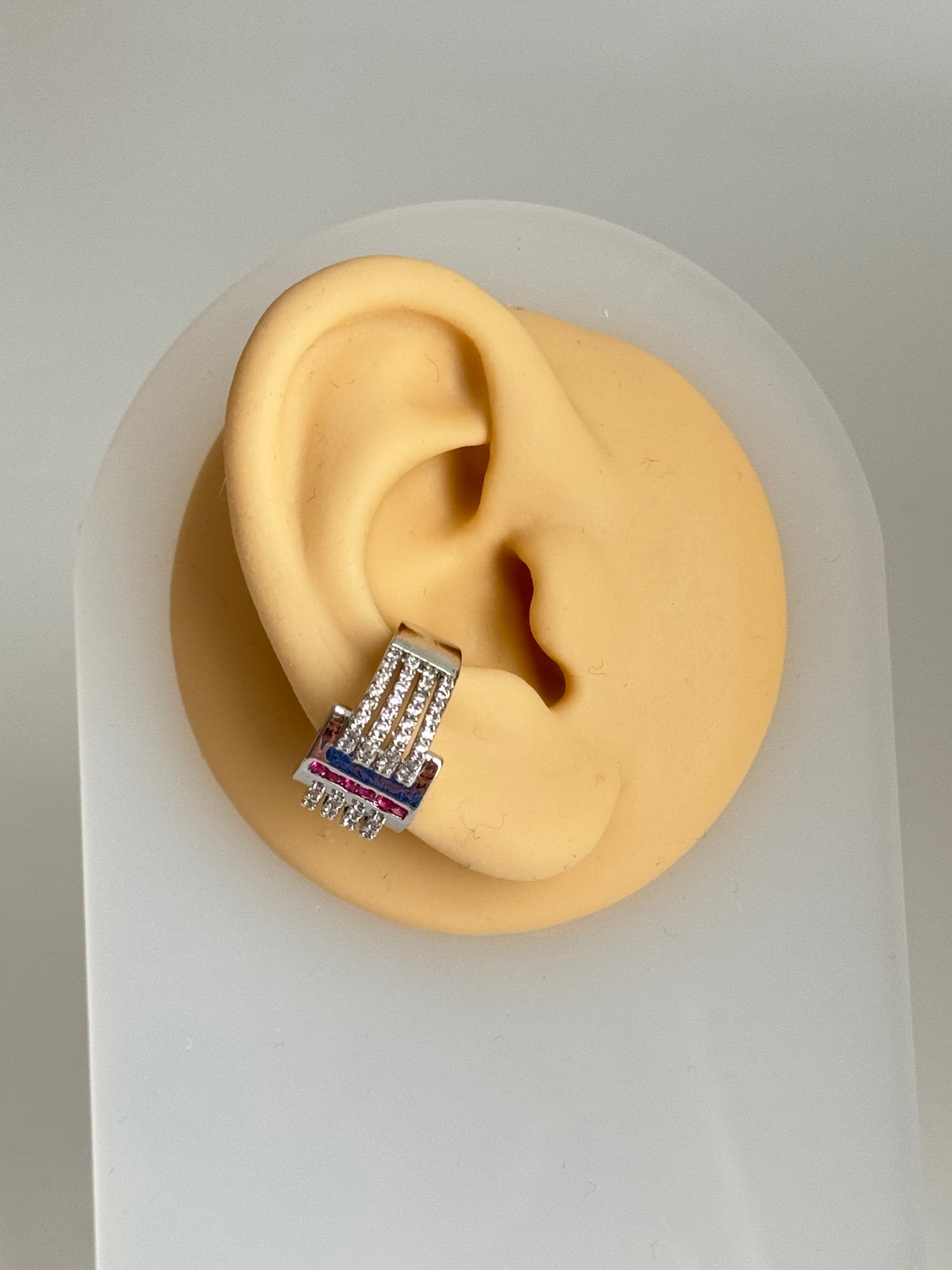 VİNA FUŞYA TAŞ DETAYLI SİLVER KIKIRDAK KÜPE EARCUFF