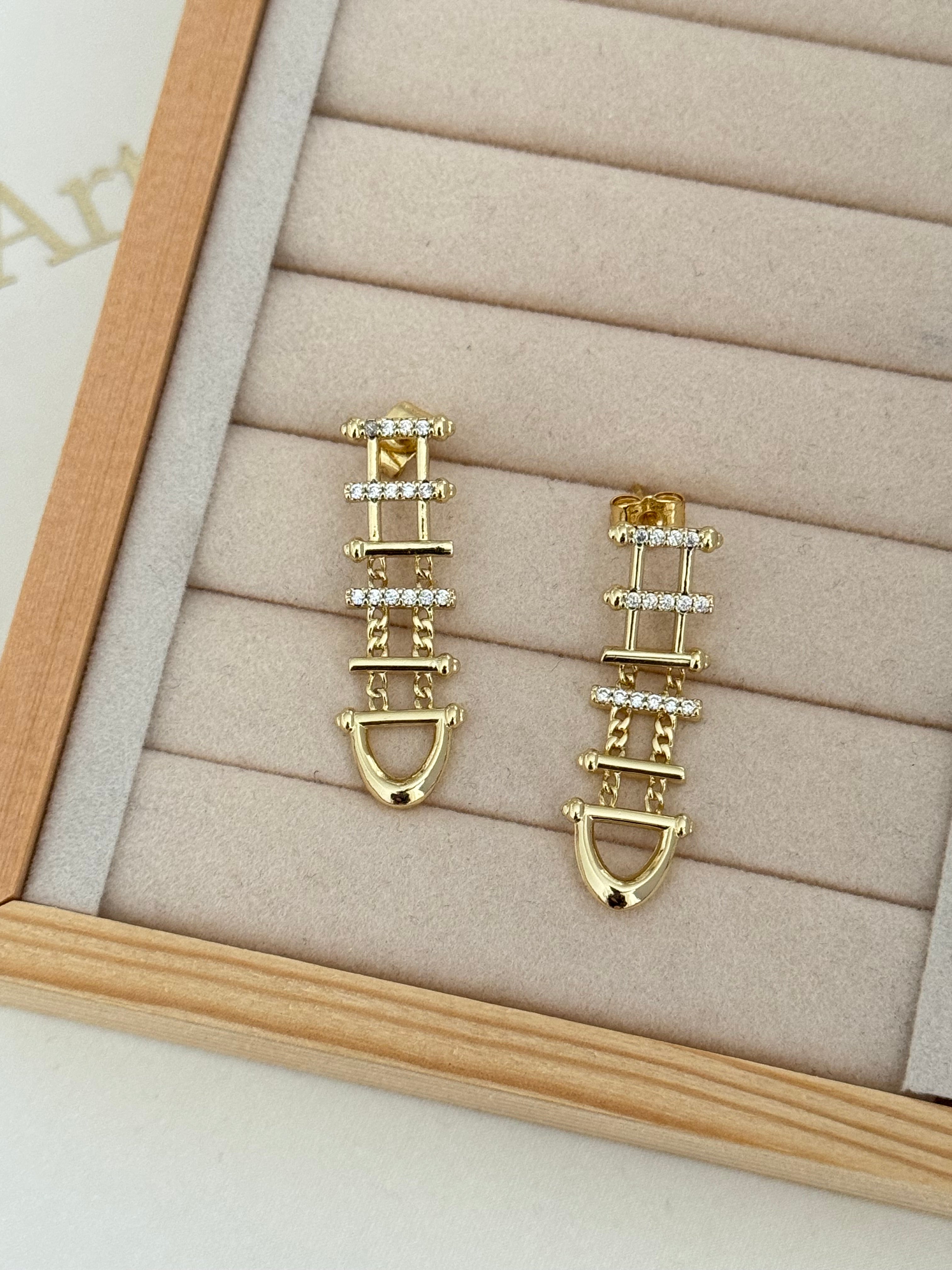 VİRE TAŞ DETAYLI GOLD KÜPE