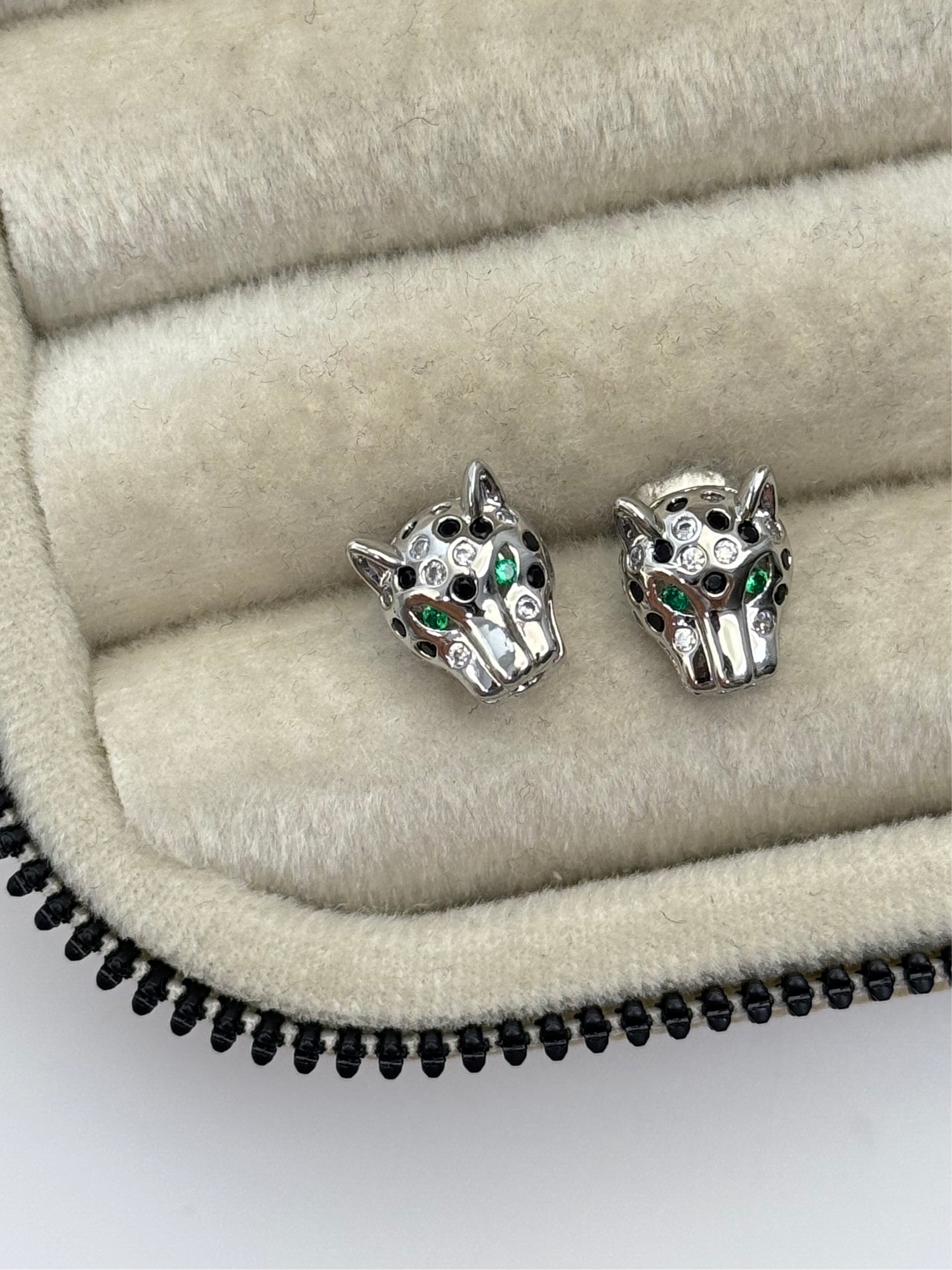 İTHAL KAPLAN DETAYLI SİLVER KÜPE