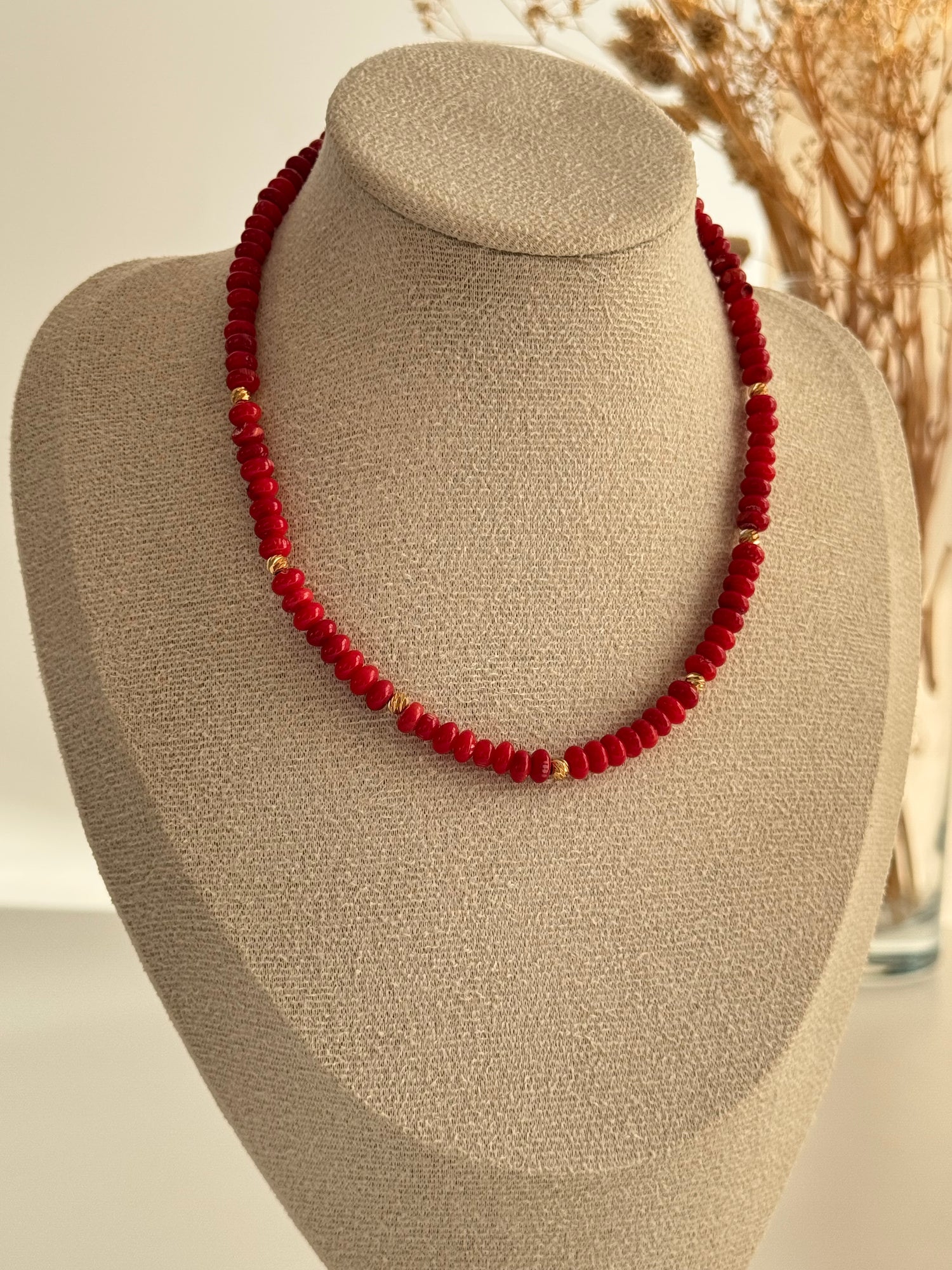 MERNUŞ ALTIN KAPLAMALI MERCAN DOĞAL TAŞLI KOLYE