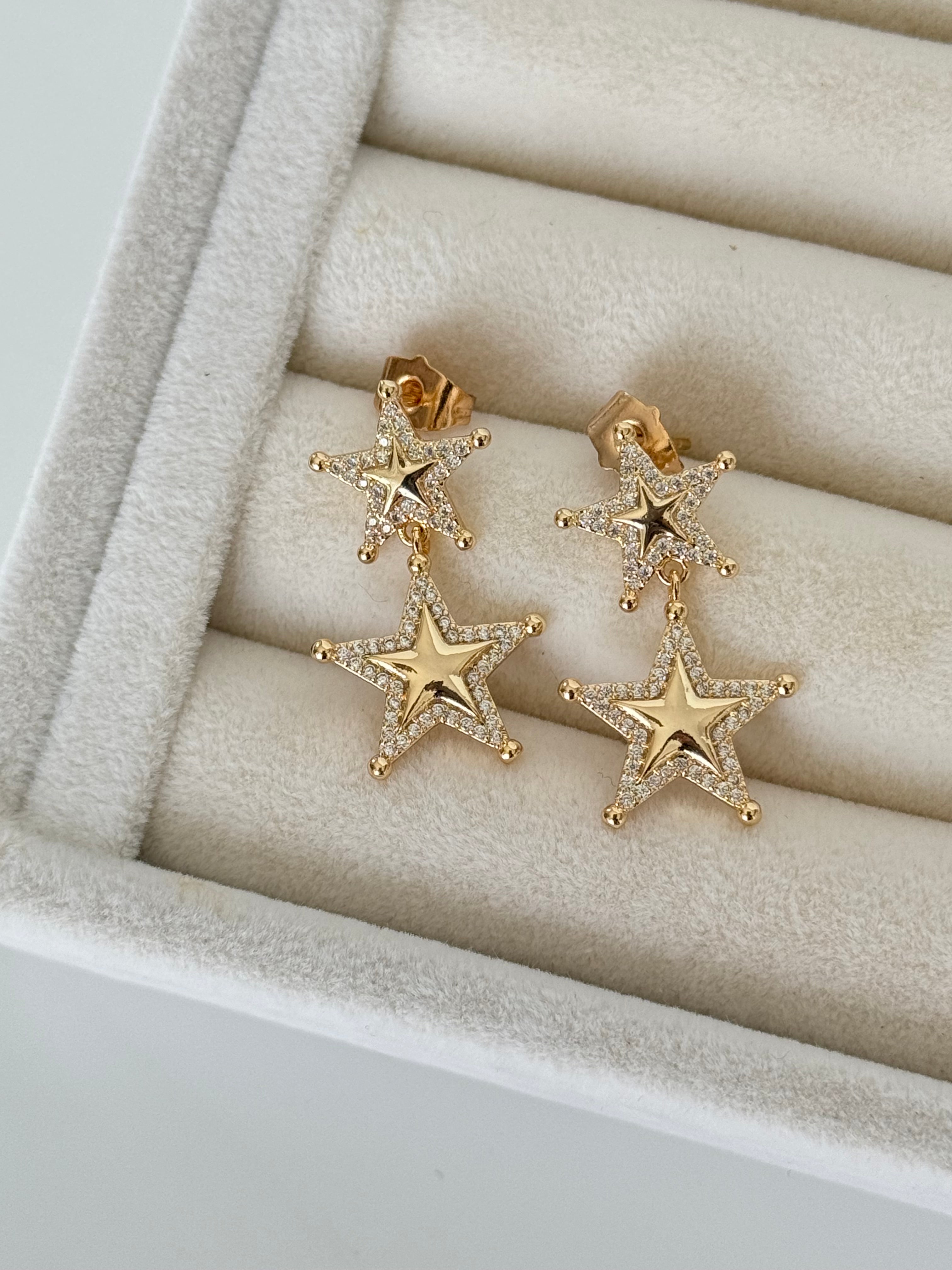 İTHAL YILDIZ DETAYLI GOLD KÜPE