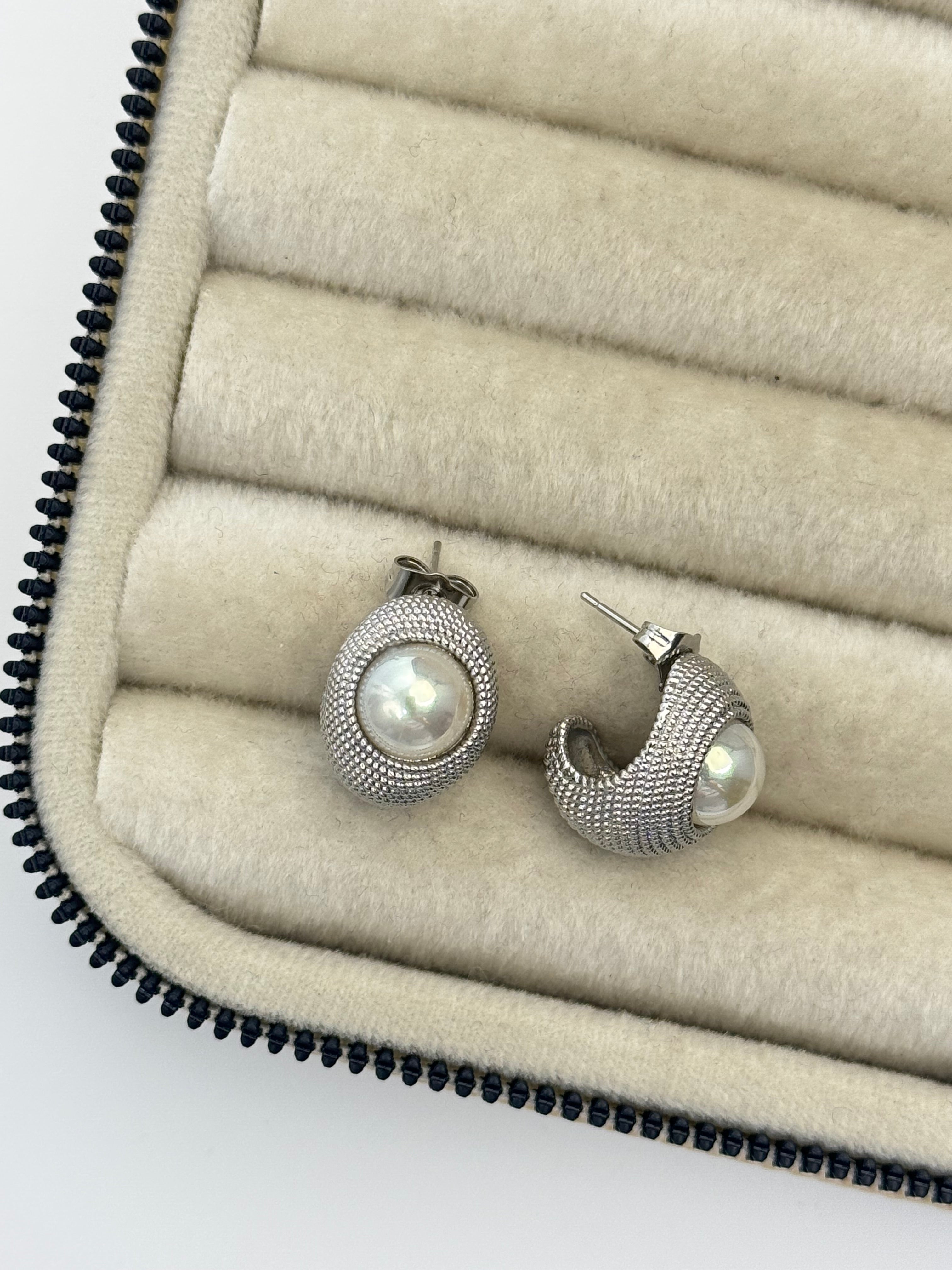 İTHAL İNCİ DETAYLI SİLVER KÜPE