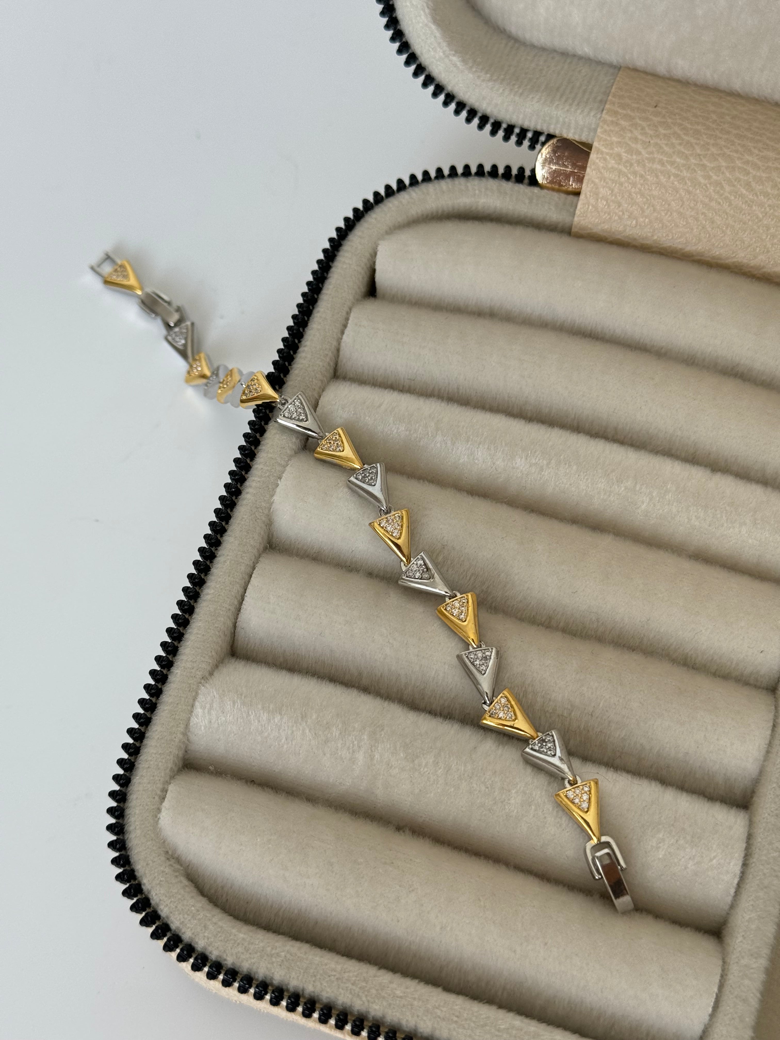 İTHAL ÜÇGEN ÇİFT RENK BİLEKLİK