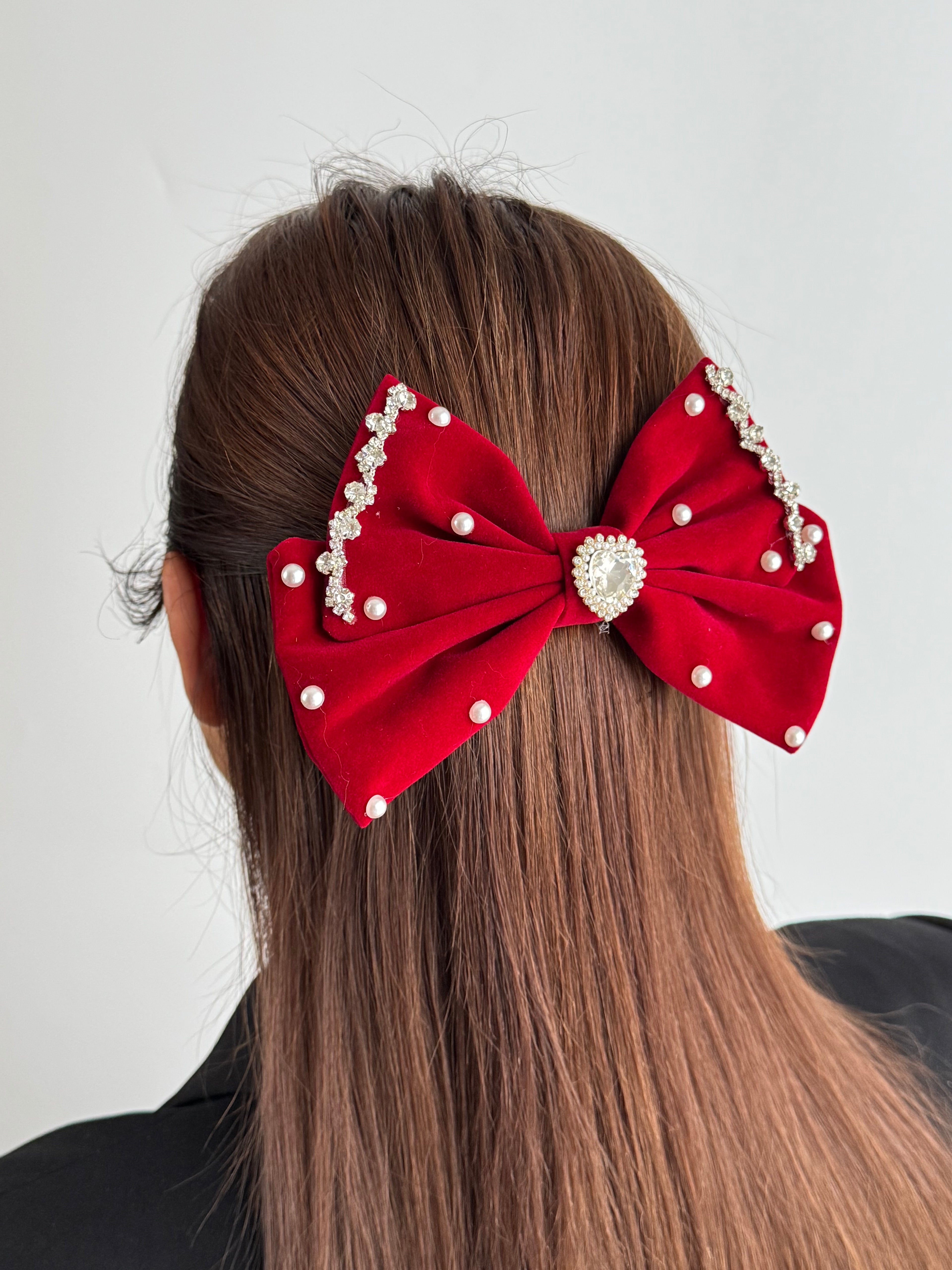 İTHAL KIRMIZI KADİFE KALP DETAYLI FİYONK TOKA