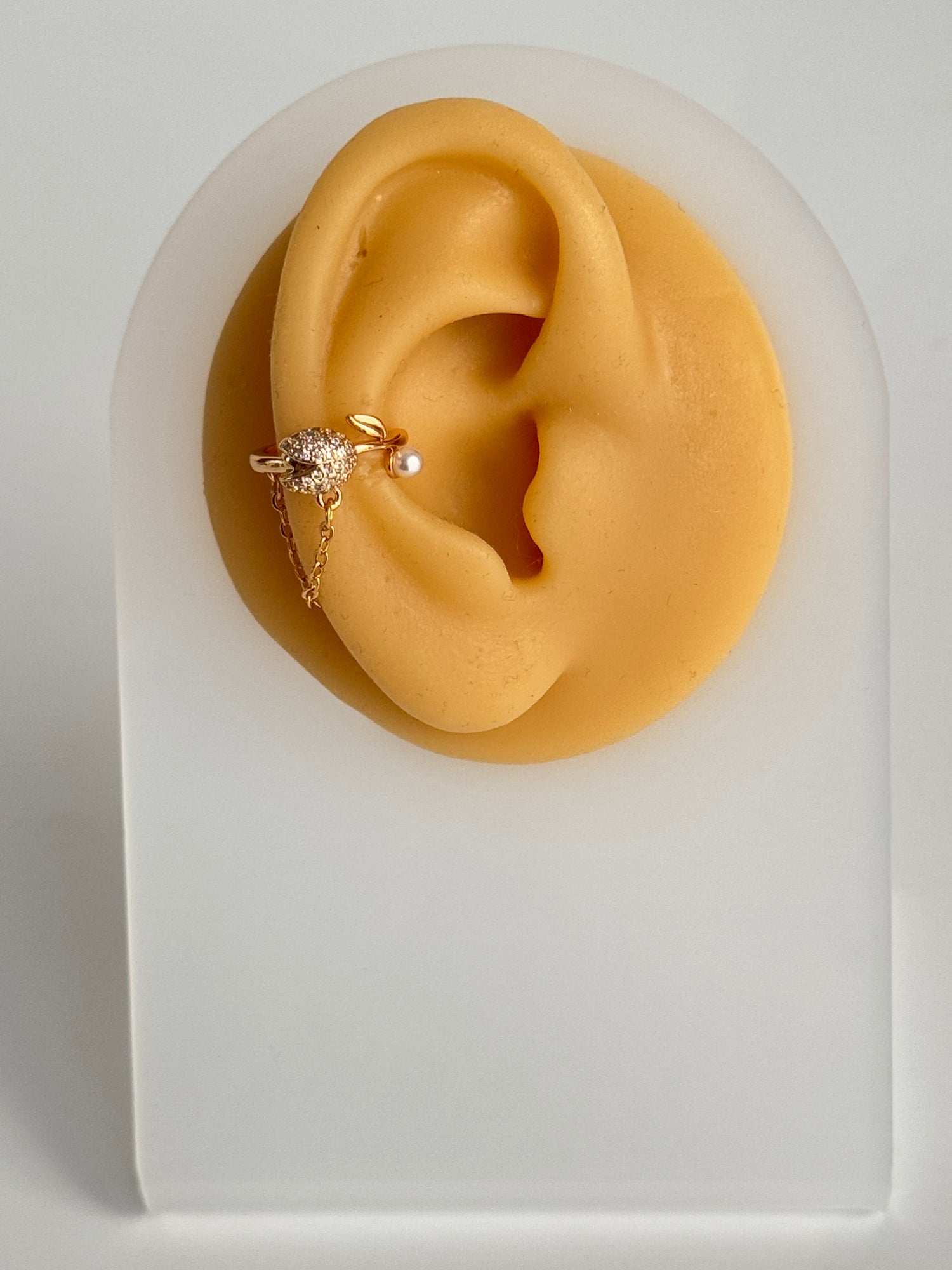 İTHAL LALE DETAYLI SAĞ KULAK GOLD KIKIRDAK KÜPE EARCUFF